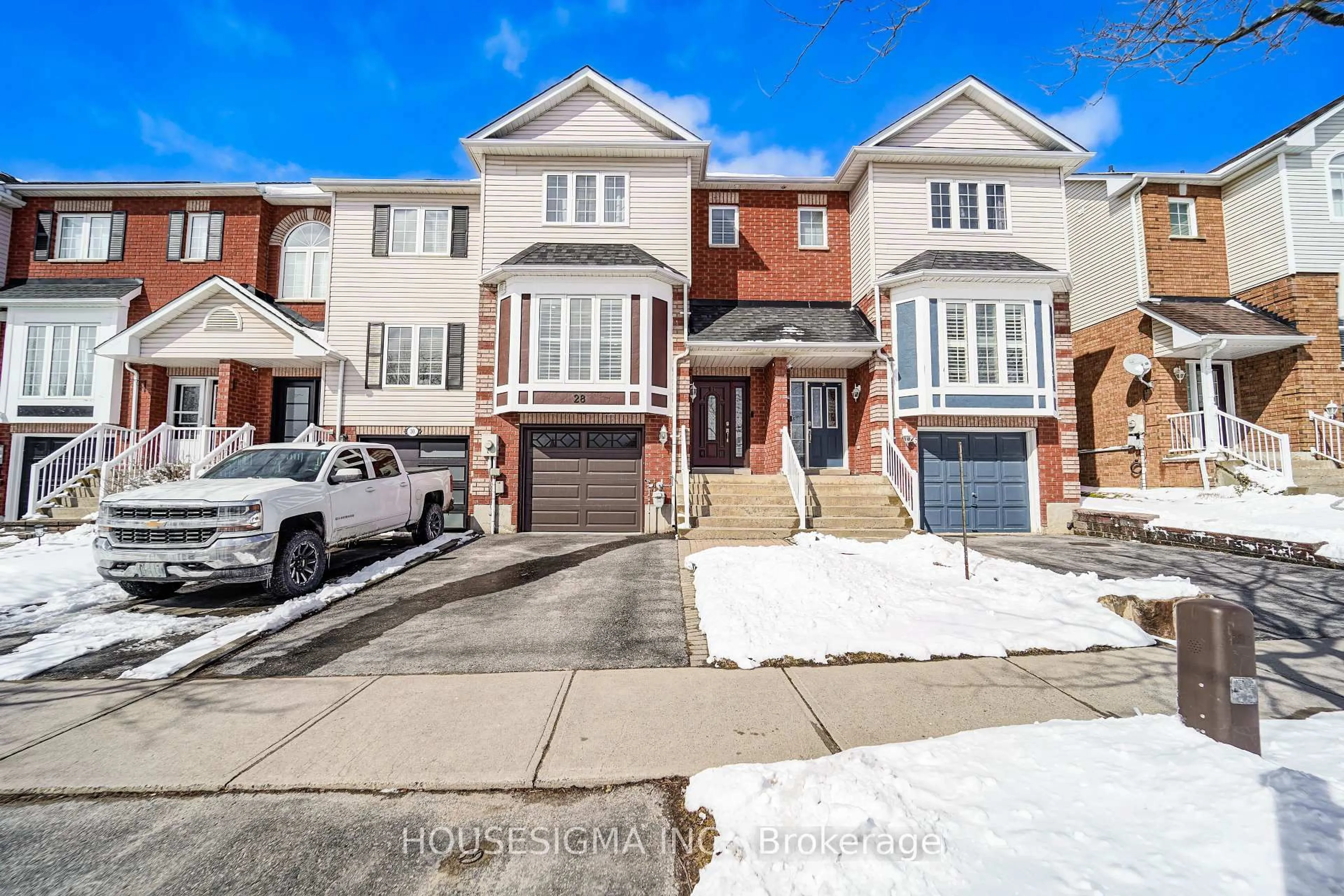 Home with brick exterior material, street for 28 Kilgannon Ave, Clarington Ontario L1E 3E1