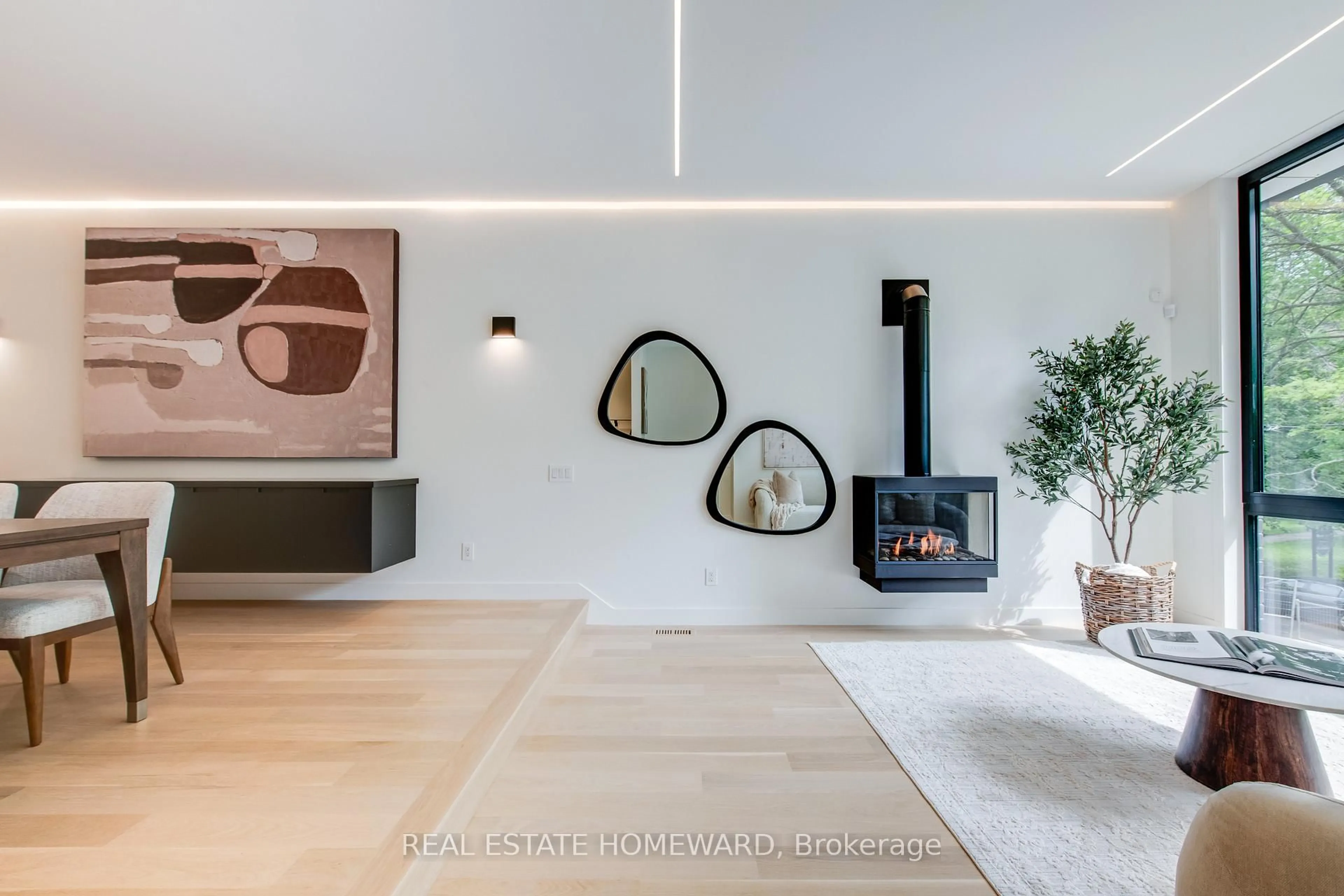 Unknown for 174 Kenilworth Ave, Toronto Ontario M4L 3S6