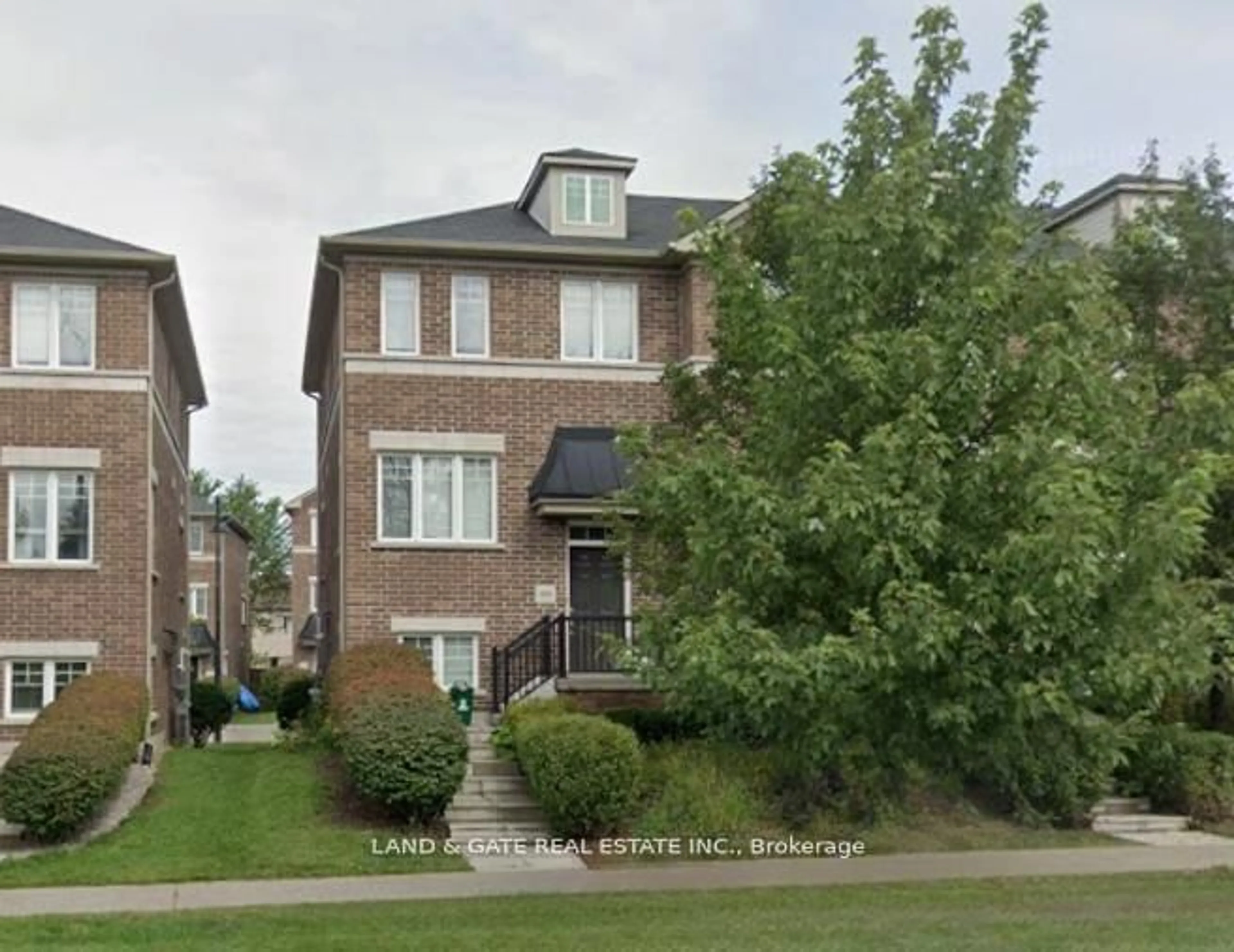 Home with brick exterior material, street for 466 Meadowglade Rd, Clarington Ontario L1E 2W8