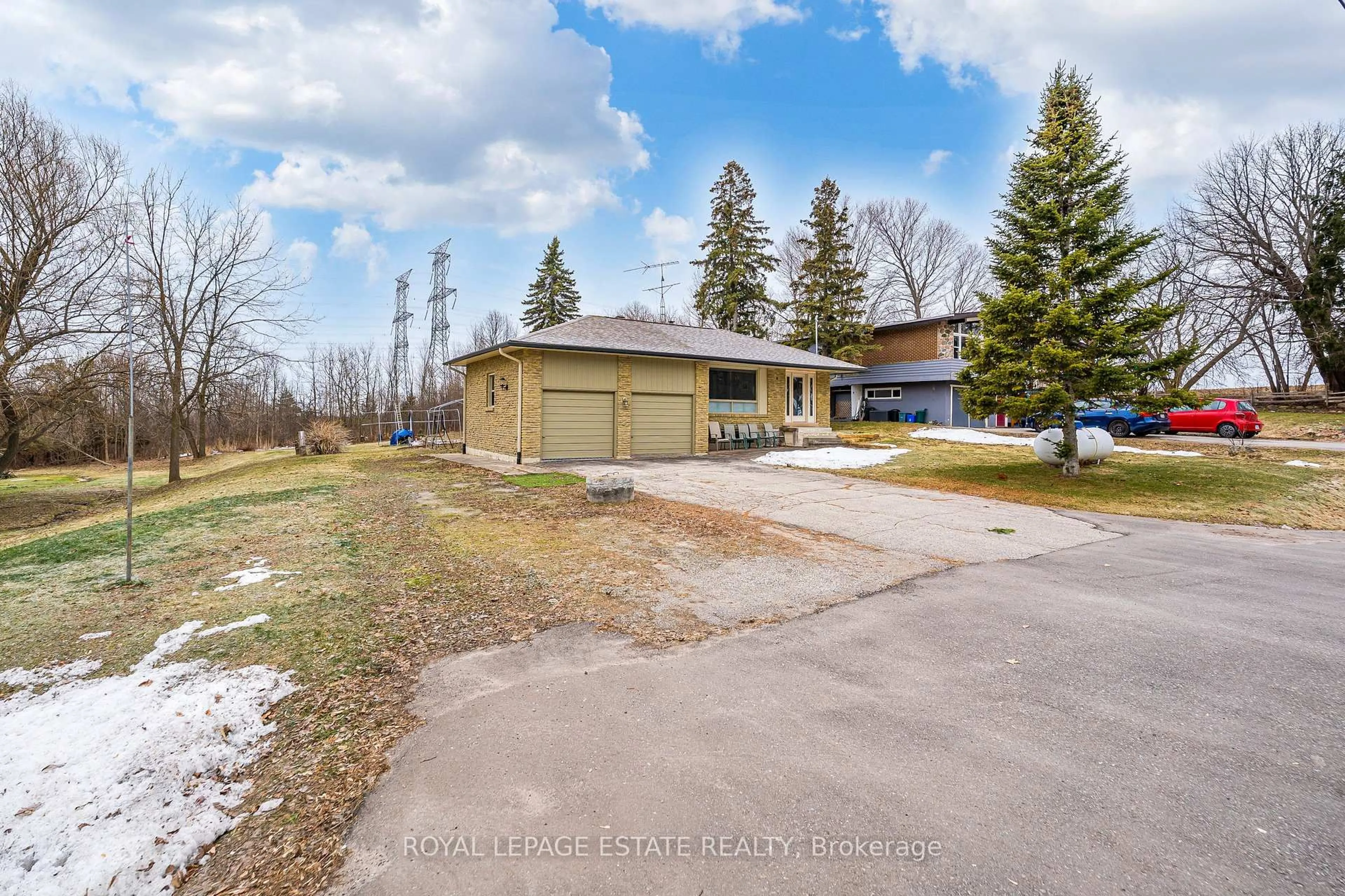 A pic from outside/outdoor area/front of a property/back of a property/a pic from drone, street for 2 Jomar Ave, Pickering Ontario L1V 2P9