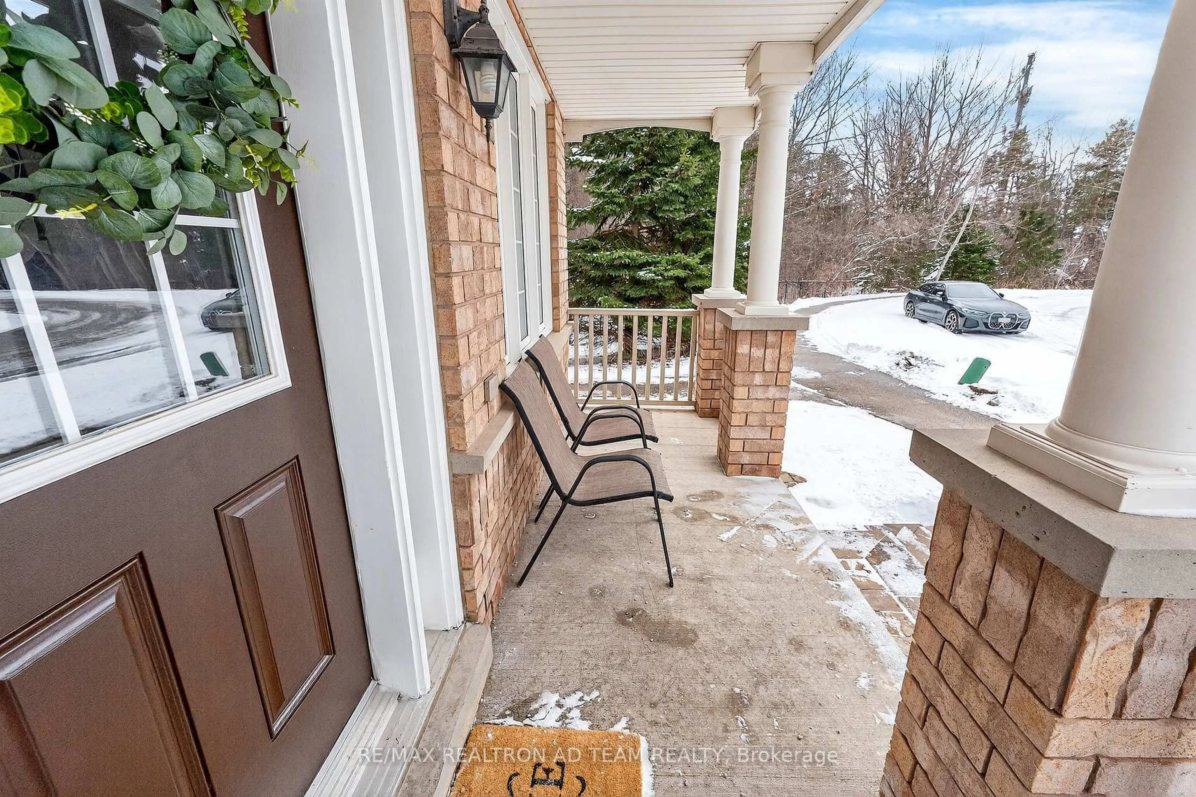 Patio, street for 33 Wilsongary Circ, Ajax Ontario L1T 0G6