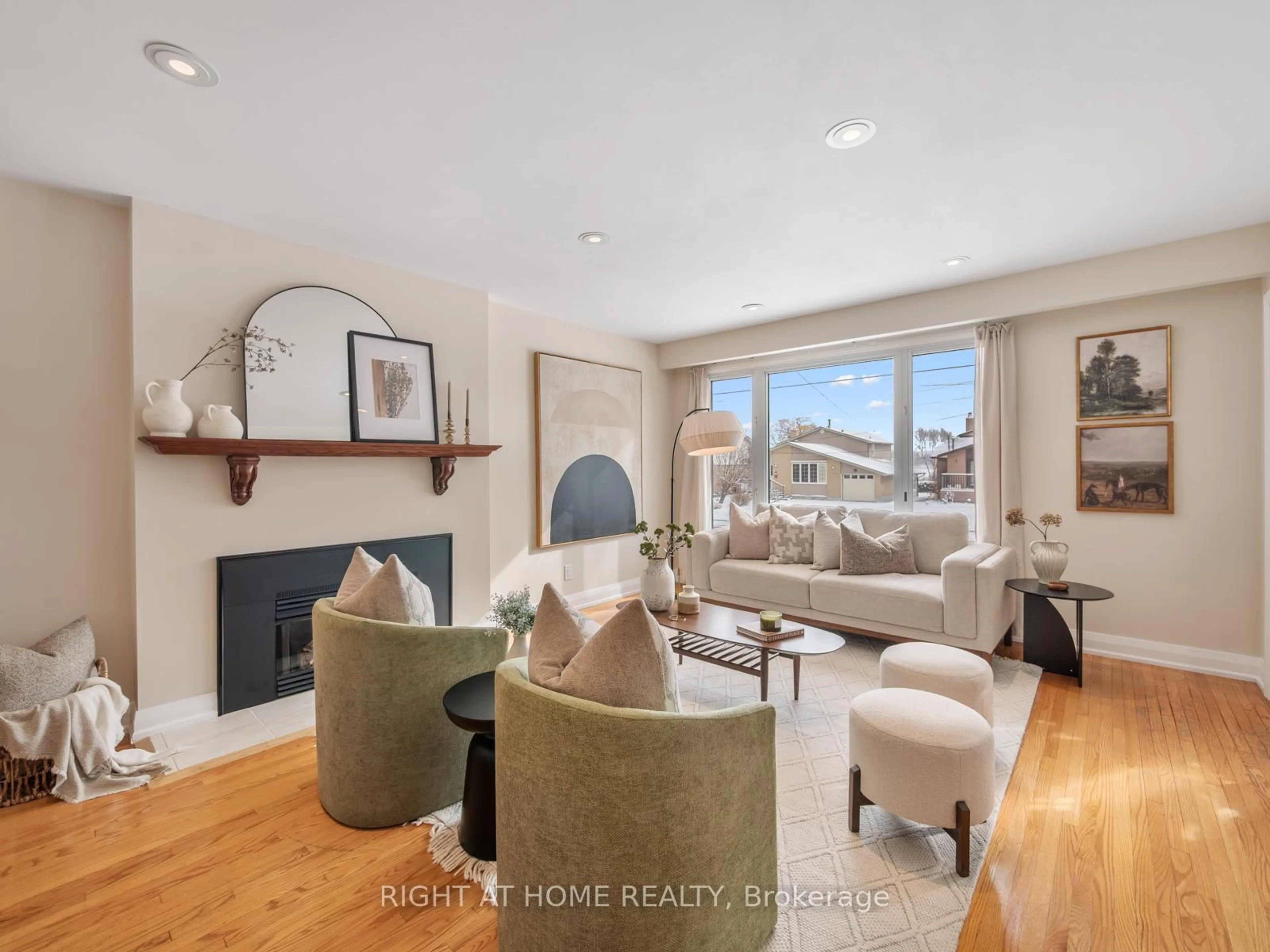 Living room with furniture, unknown for 971 Essa Cres, Pickering Ontario L1W 2J2