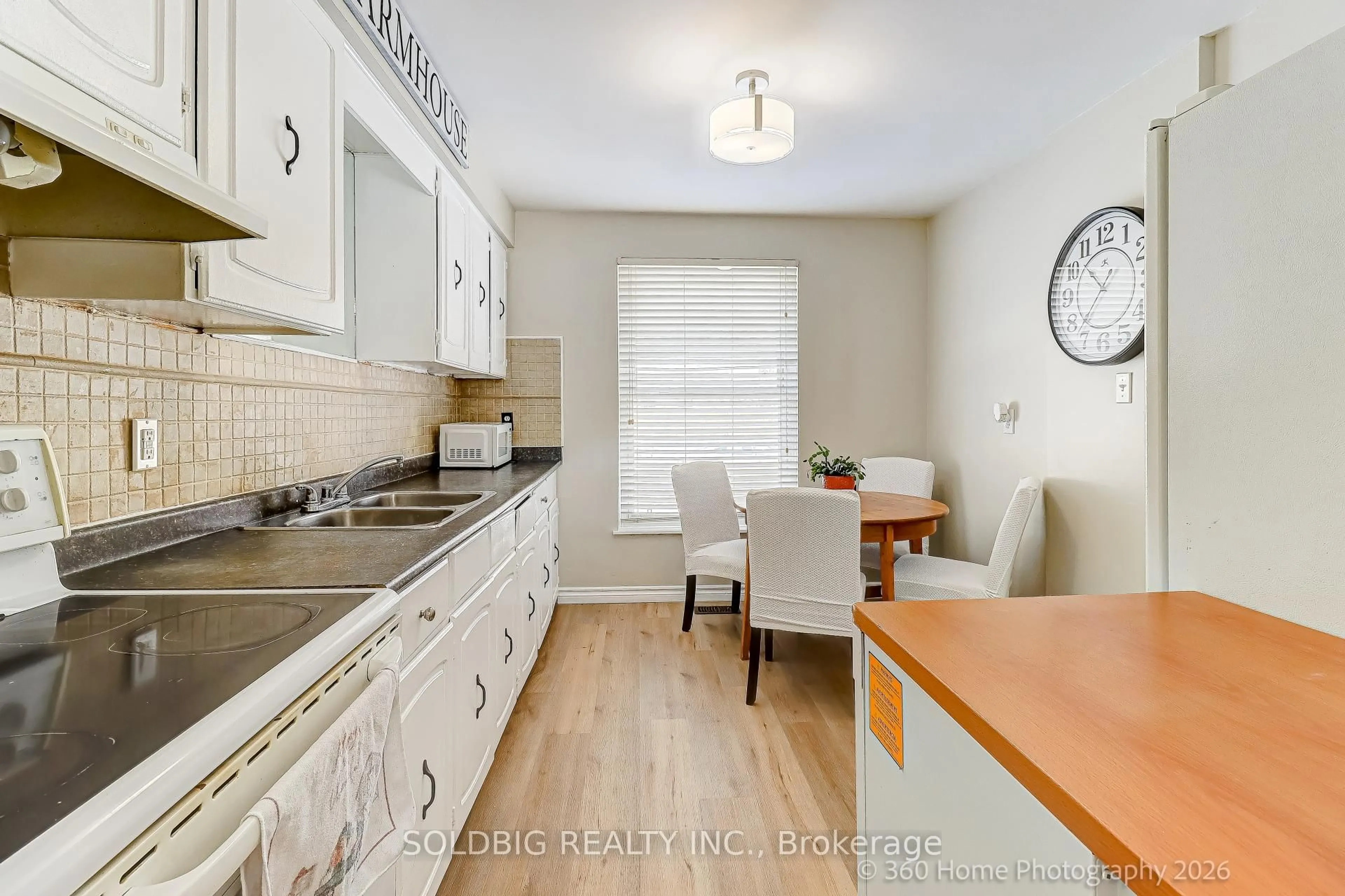 Unknown for 9 Loscombe Dr, Clarington Ontario L1C 3S8