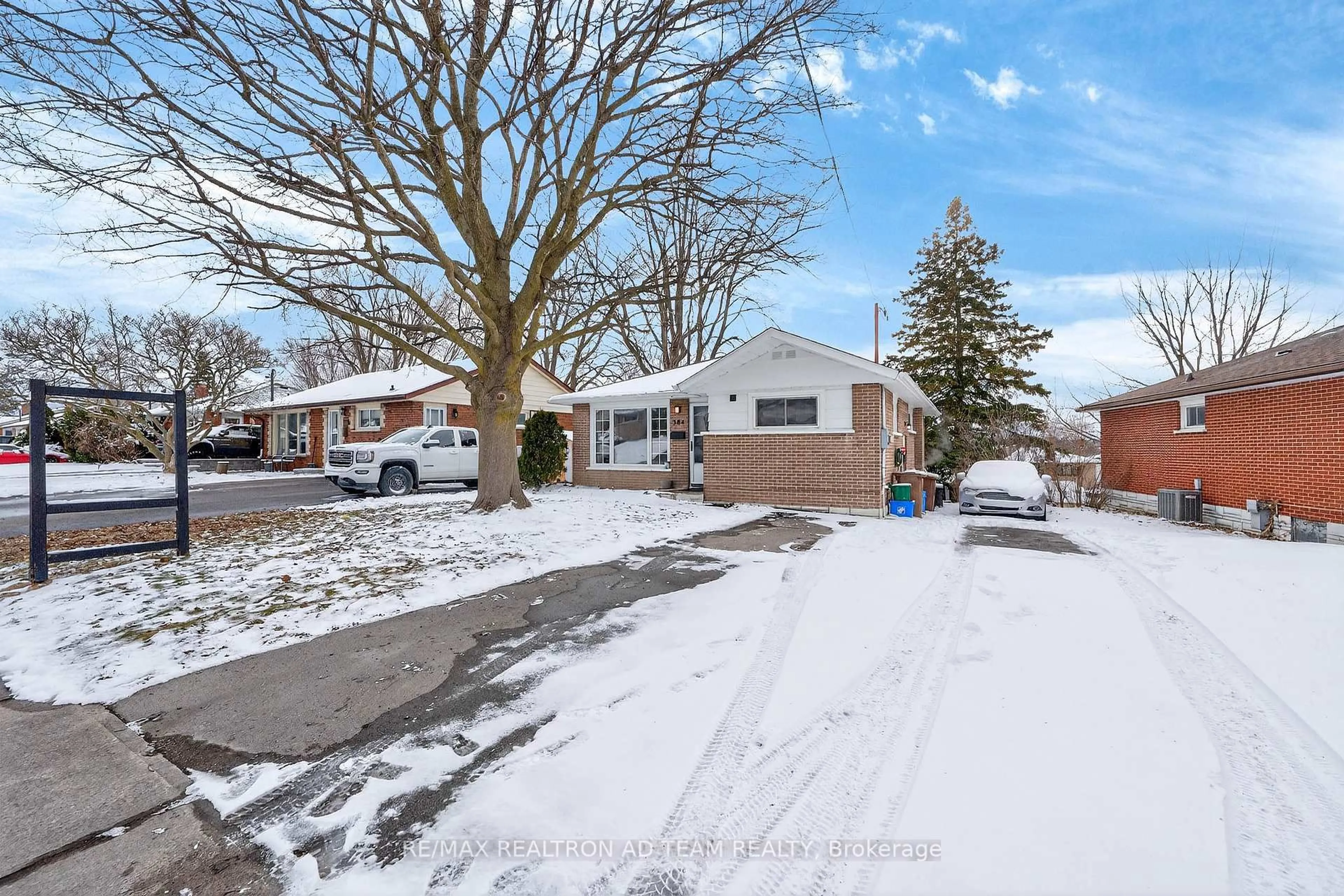 Unknown for 384 Elizabeth St, Oshawa Ontario L1J 5S8