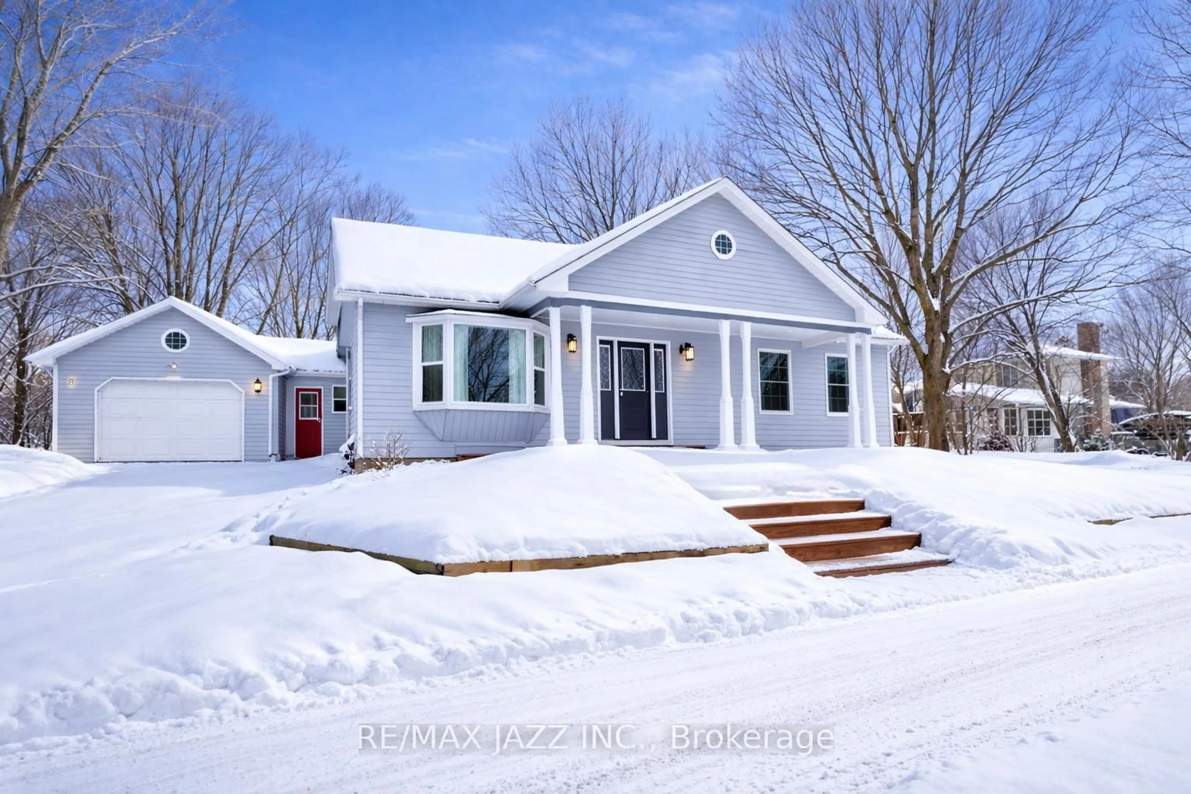 Home with vinyl exterior material, building for 1086 Somerville St, Oshawa Ontario L1G 4K5