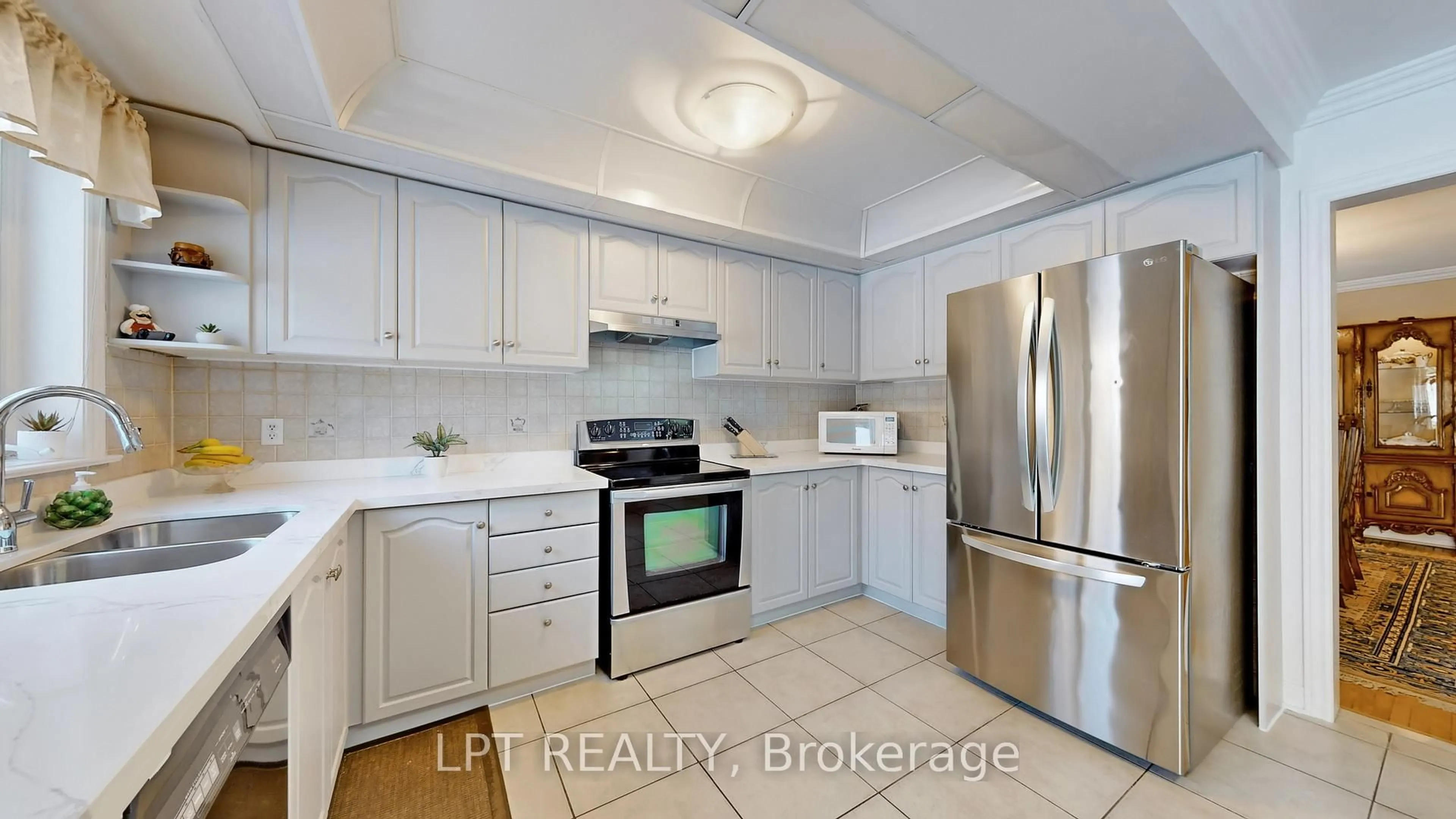 Standard kitchen, ceramic/tile floor for 1887 Fairport Rd, Pickering Ontario L1V 1T5