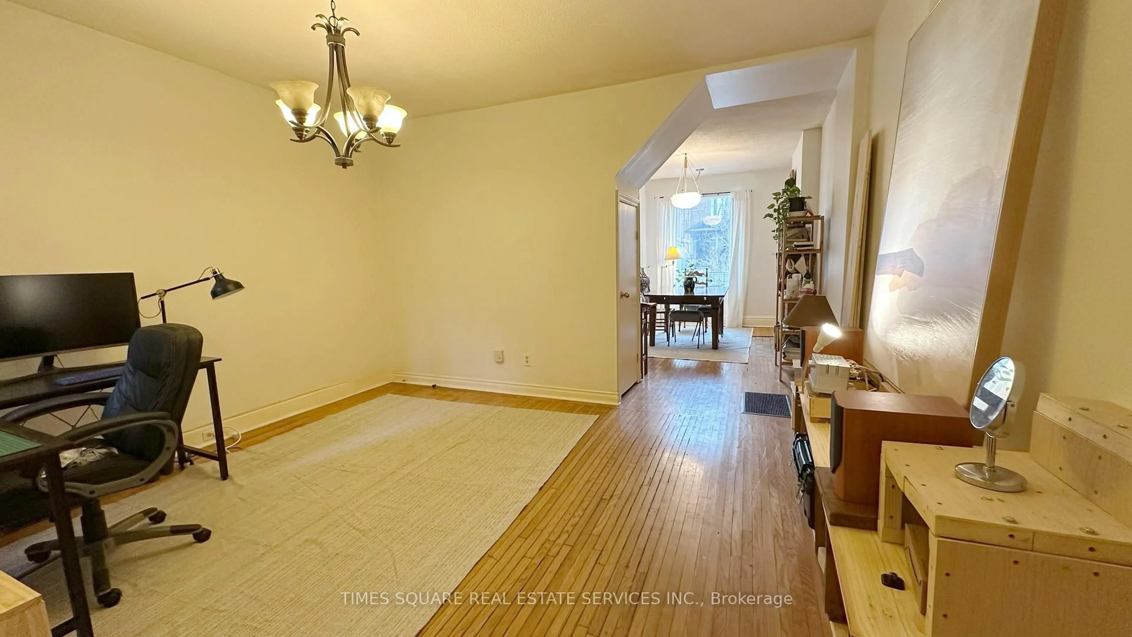 Indoor foyer for 7 Badgerow Ave, Toronto Ontario M4M 1T9