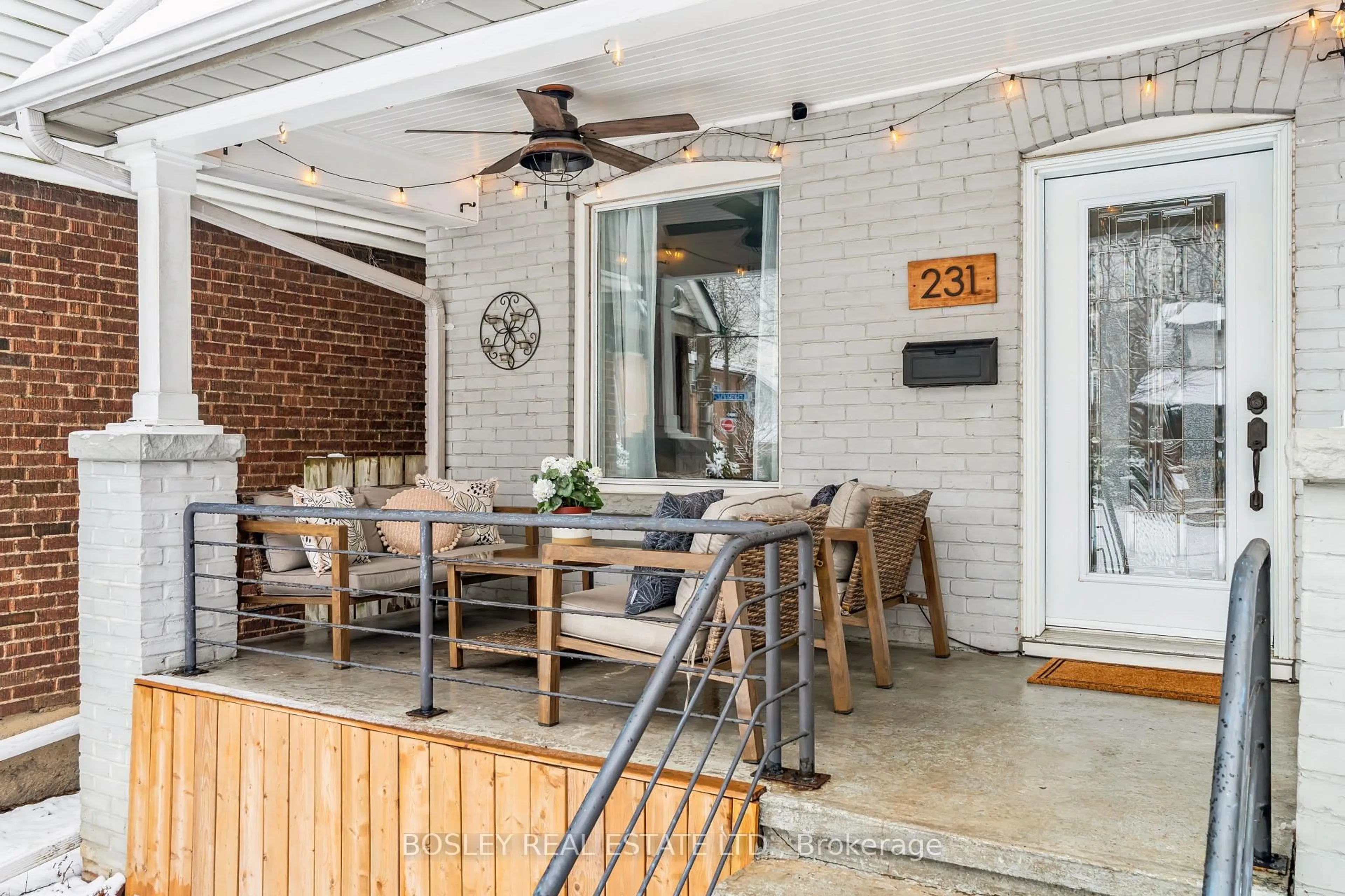 Patio, street for 231 Chisholm Ave, Toronto Ontario M4C 4V9