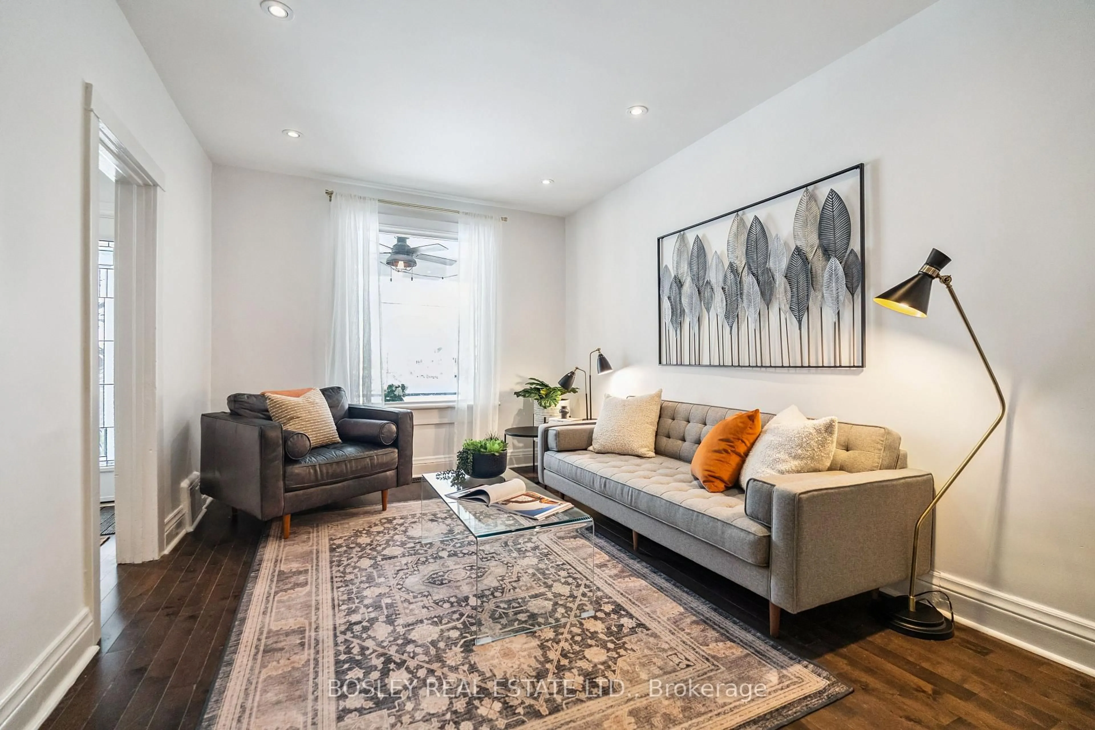 Living room with furniture, unknown for 231 Chisholm Ave, Toronto Ontario M4C 4V9