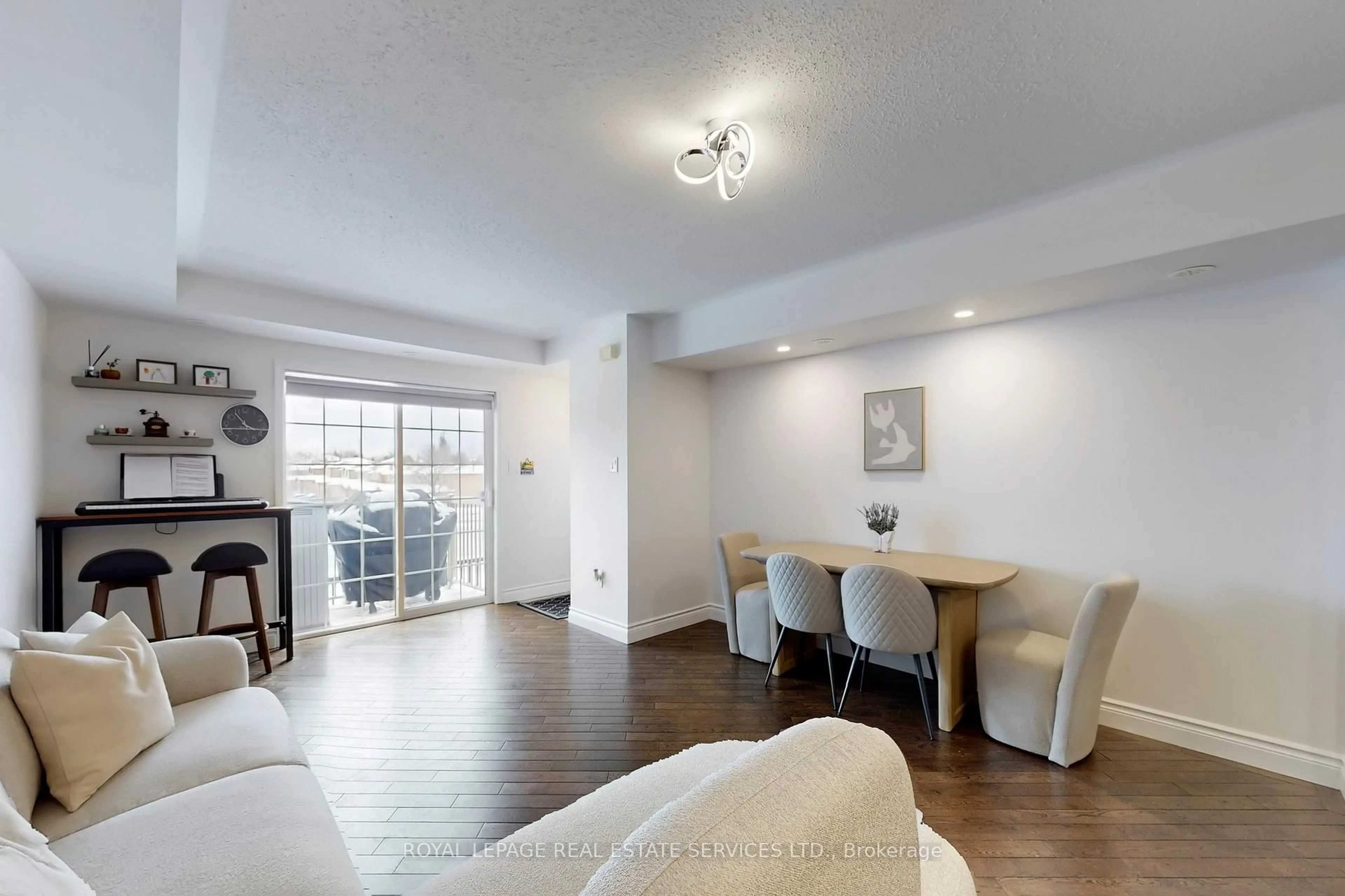 Unknown for 158 Kingston Rd, Ajax Ontario L1T 0M9