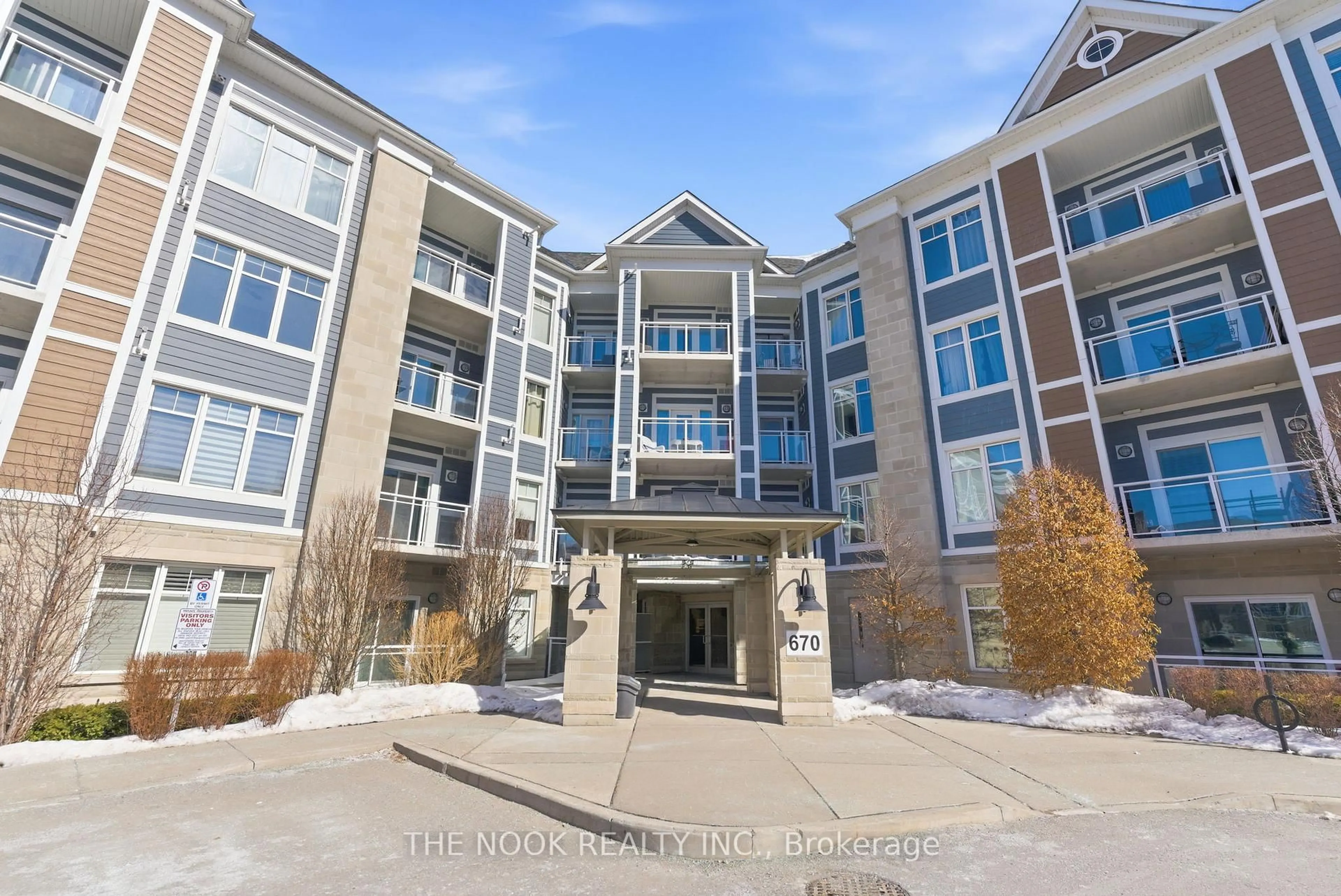 Indoor foyer for 670 Gordon St #213, Whitby Ontario L1N 0K9