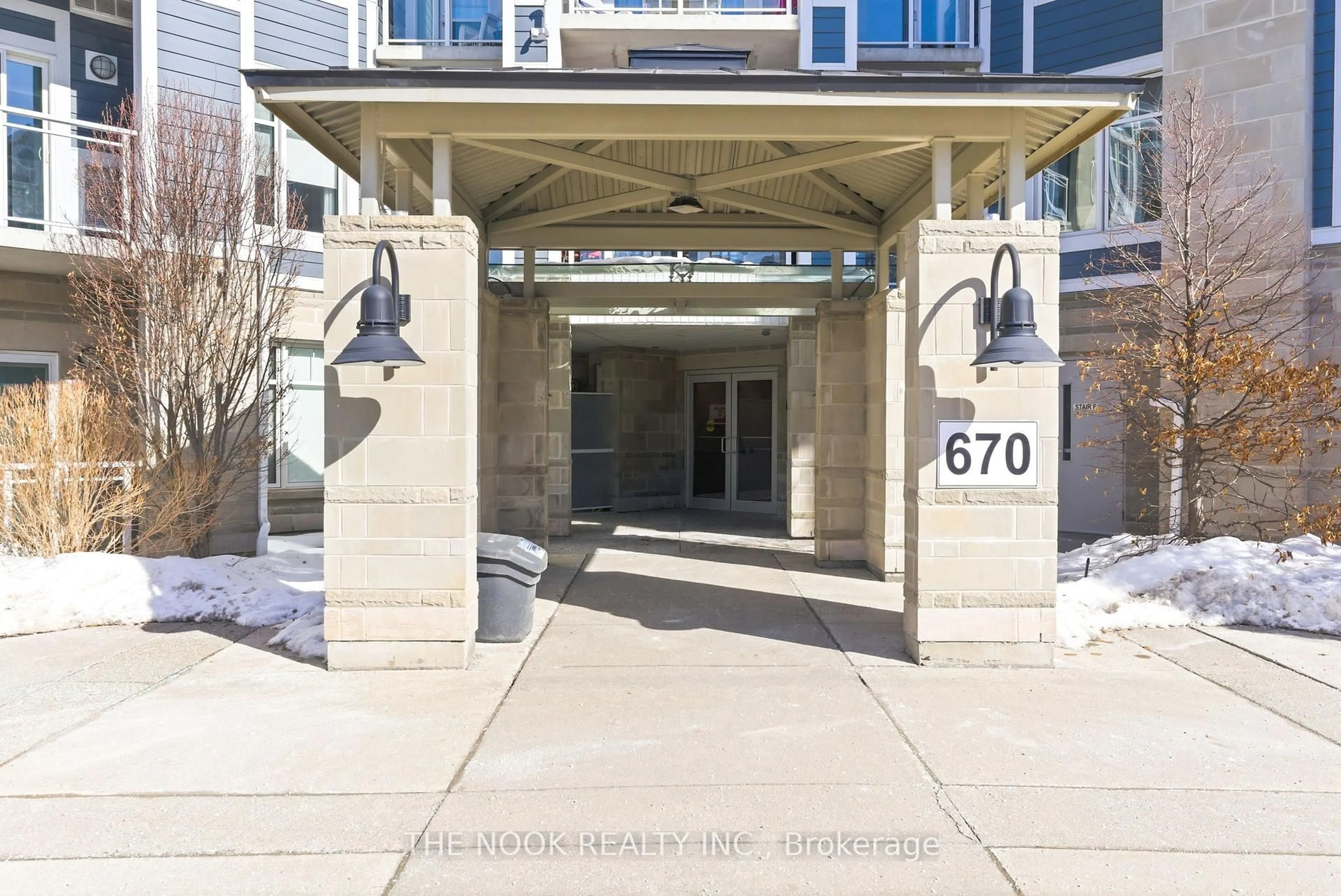 Indoor foyer for 670 Gordon St #213, Whitby Ontario L1N 0K9