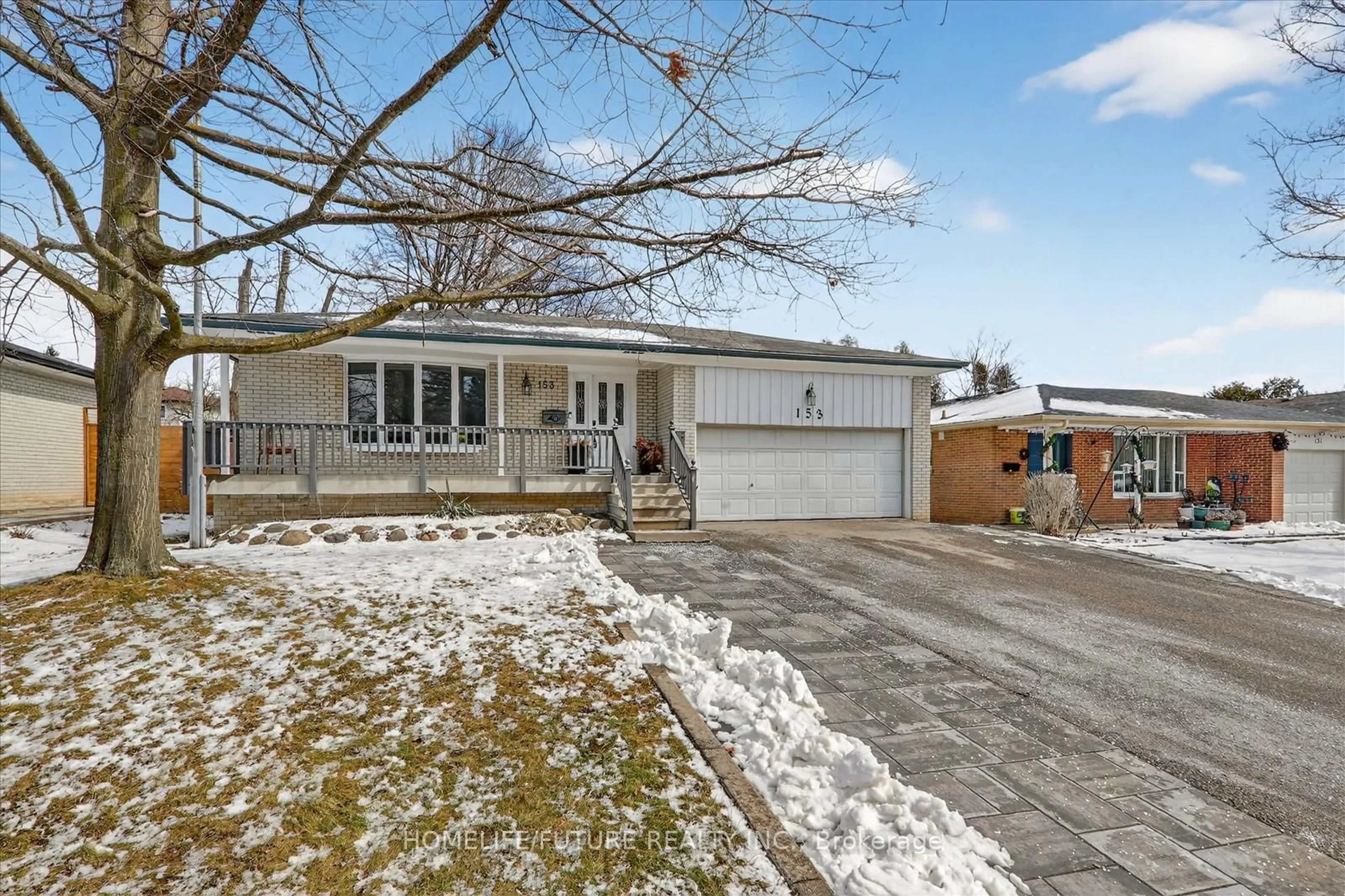 A pic from outside/outdoor area/front of a property/back of a property/a pic from drone, street for 153 Centennial Rd, Toronto Ontario M1C 1Z8