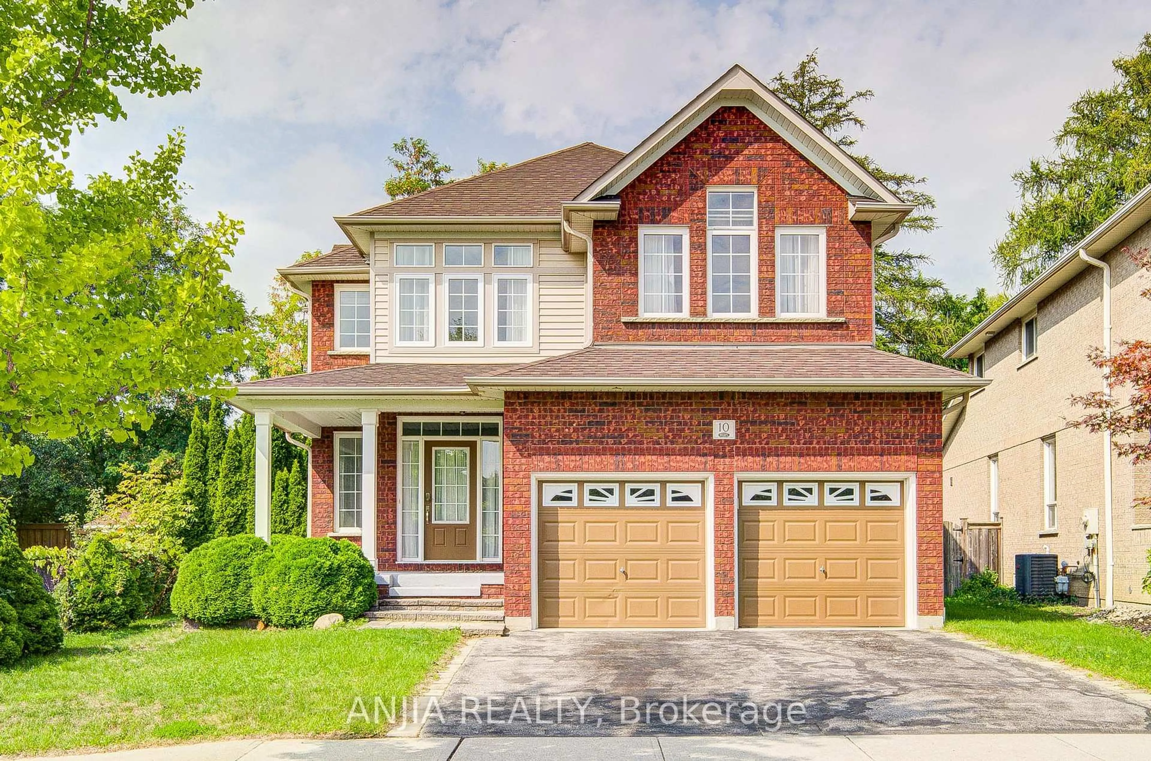 Home with brick exterior material, street for 10 Thistledown Cres, Whitby Ontario L1R 3P2