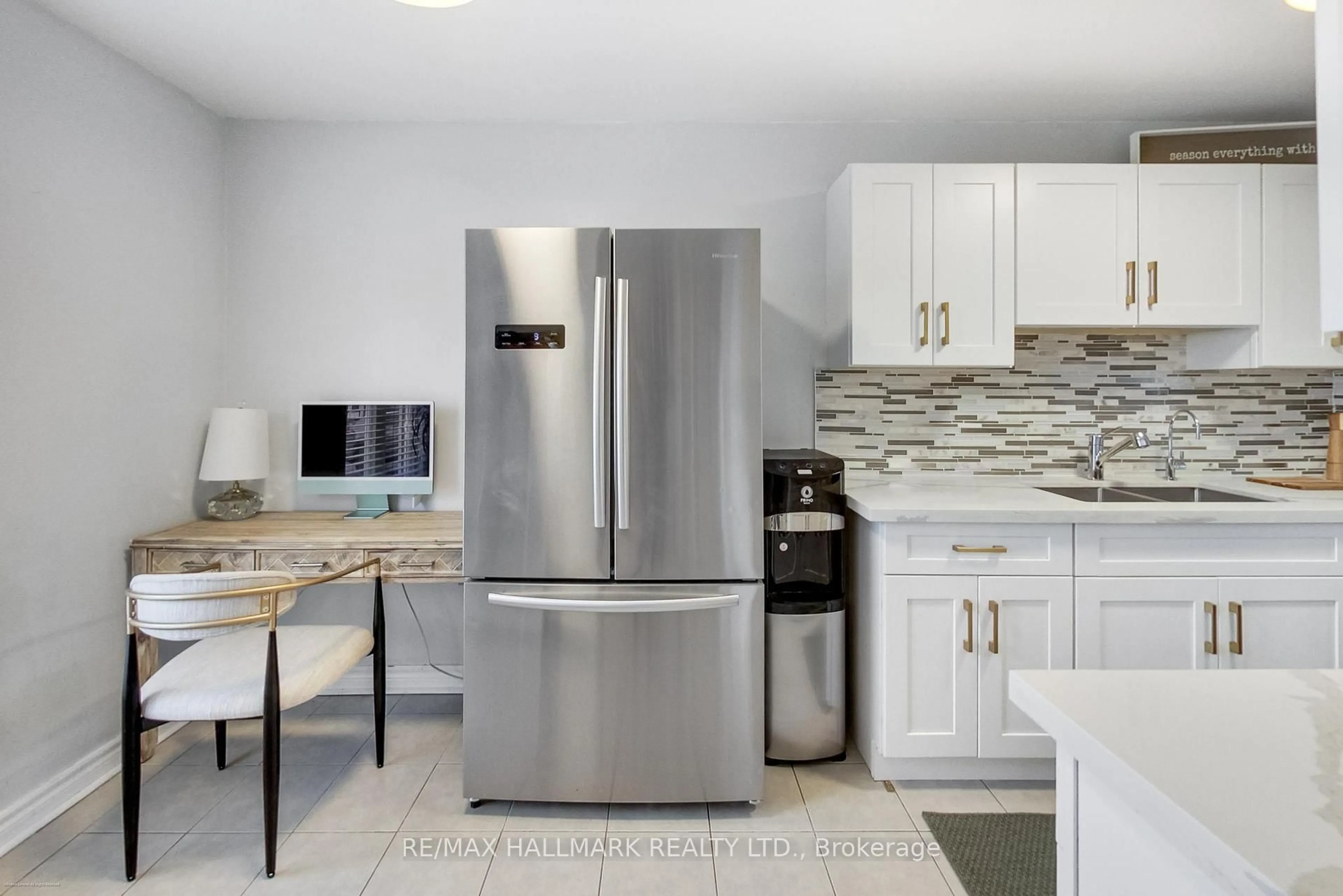 Contemporary kitchen, ceramic/tile floor for 70 Cass Ave #120, Toronto Ontario M1T 3P9