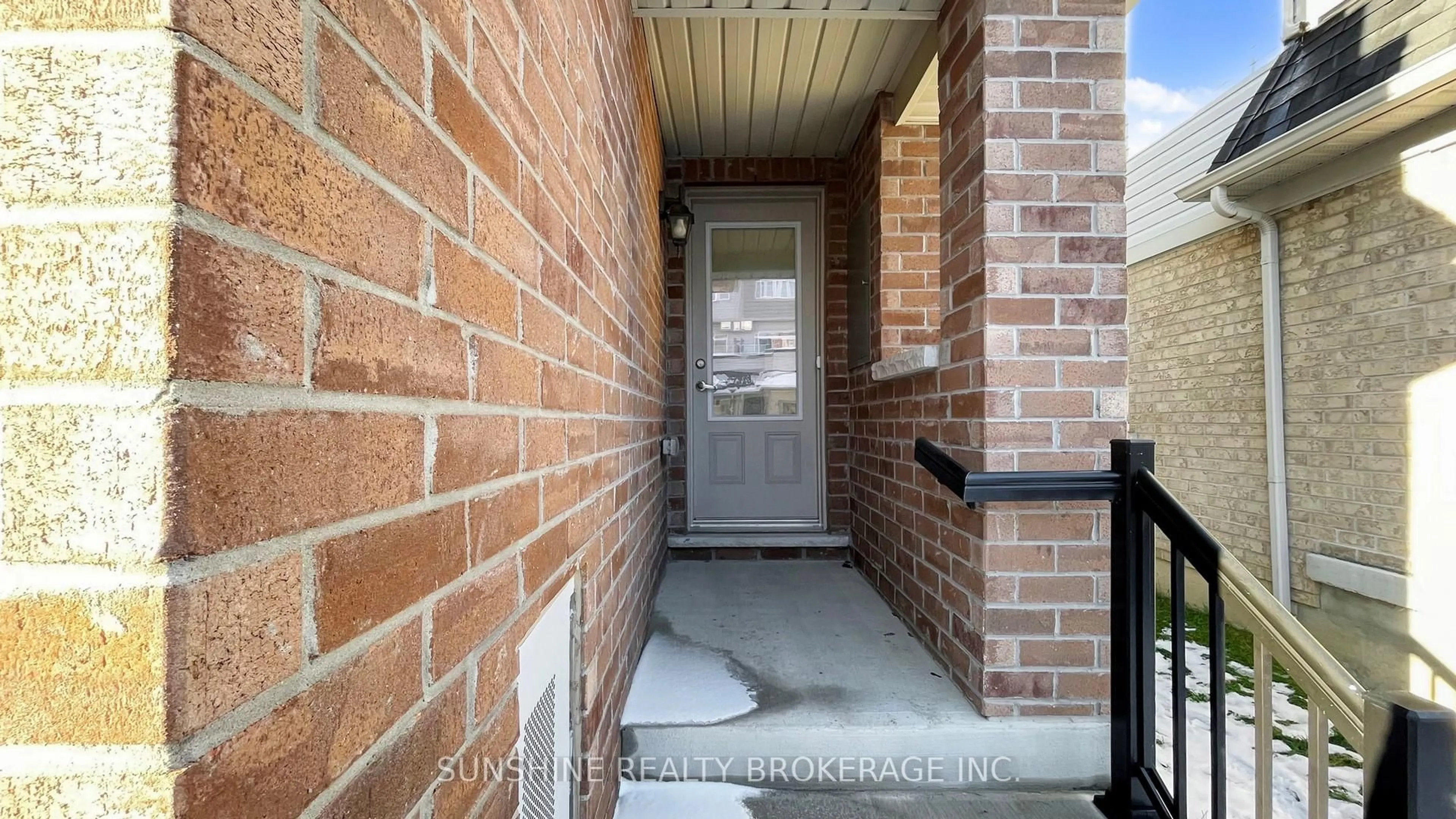 Unknown for 10 Cornerside Way, Whitby Ontario L1M 0L8