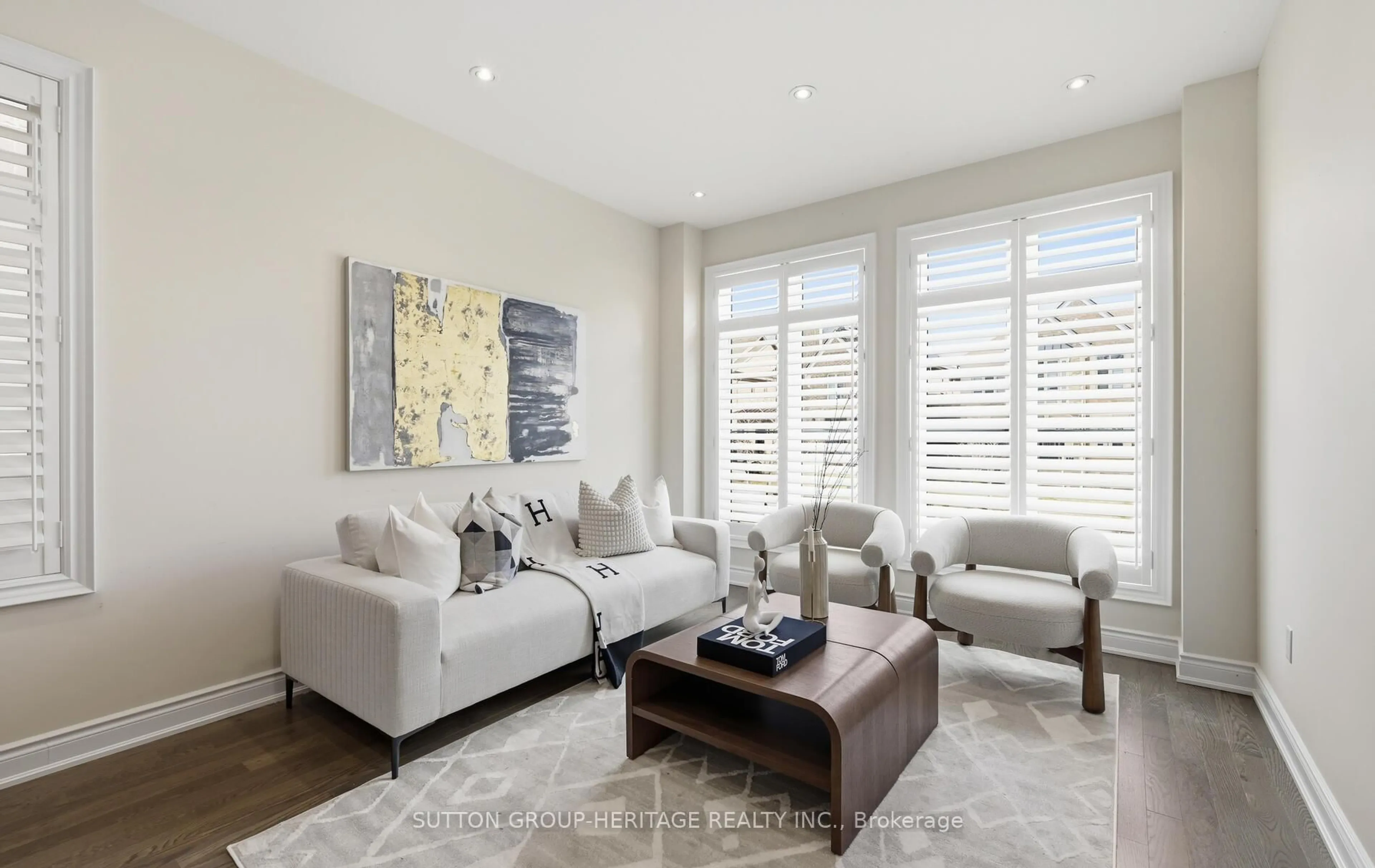 Living room with furniture, unknown for 522 Cliffview Rd, Pickering Ontario L1W 2N8