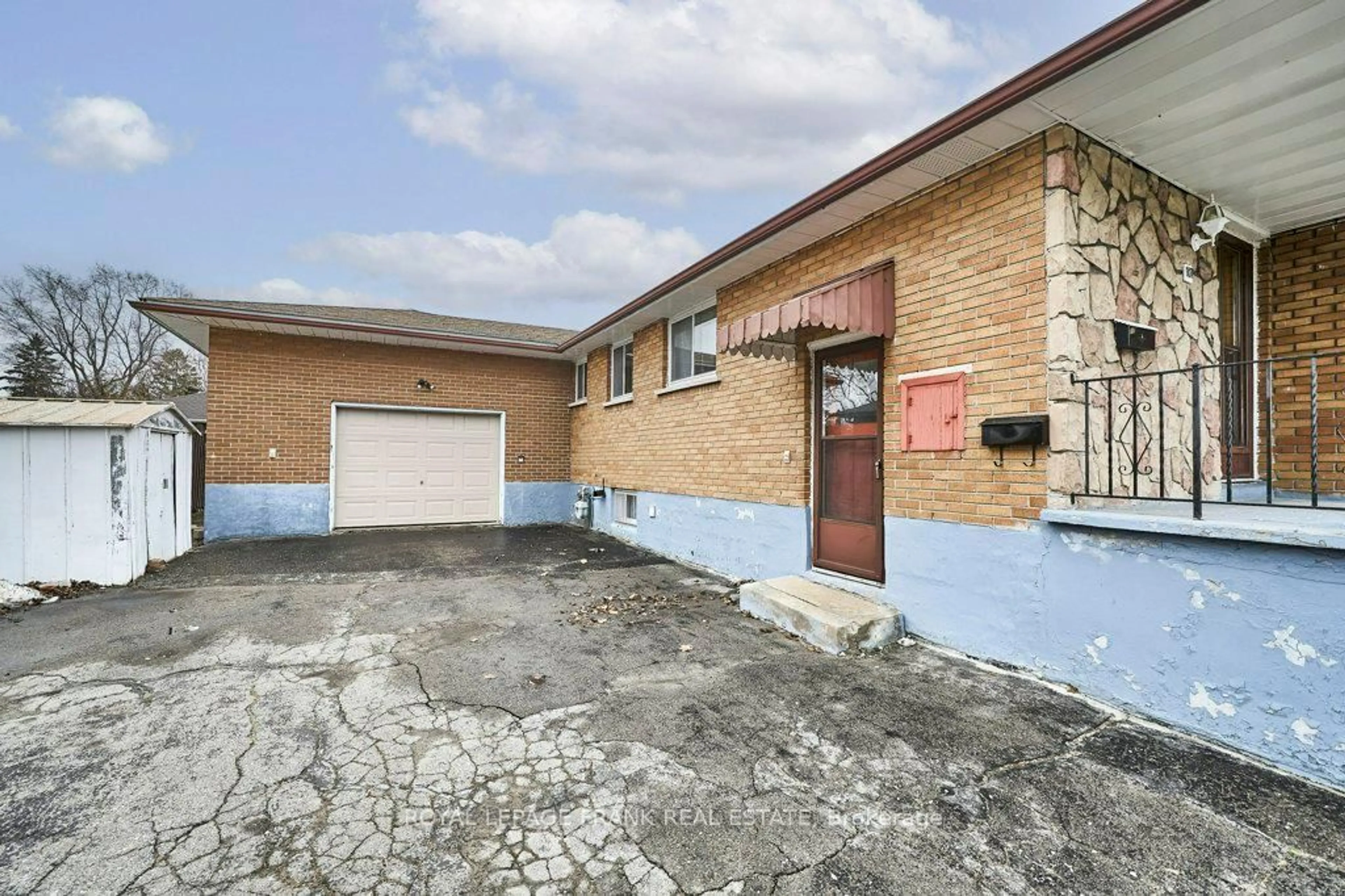 Unknown for 117 Waverly St, Oshawa Ontario L1J 5T9