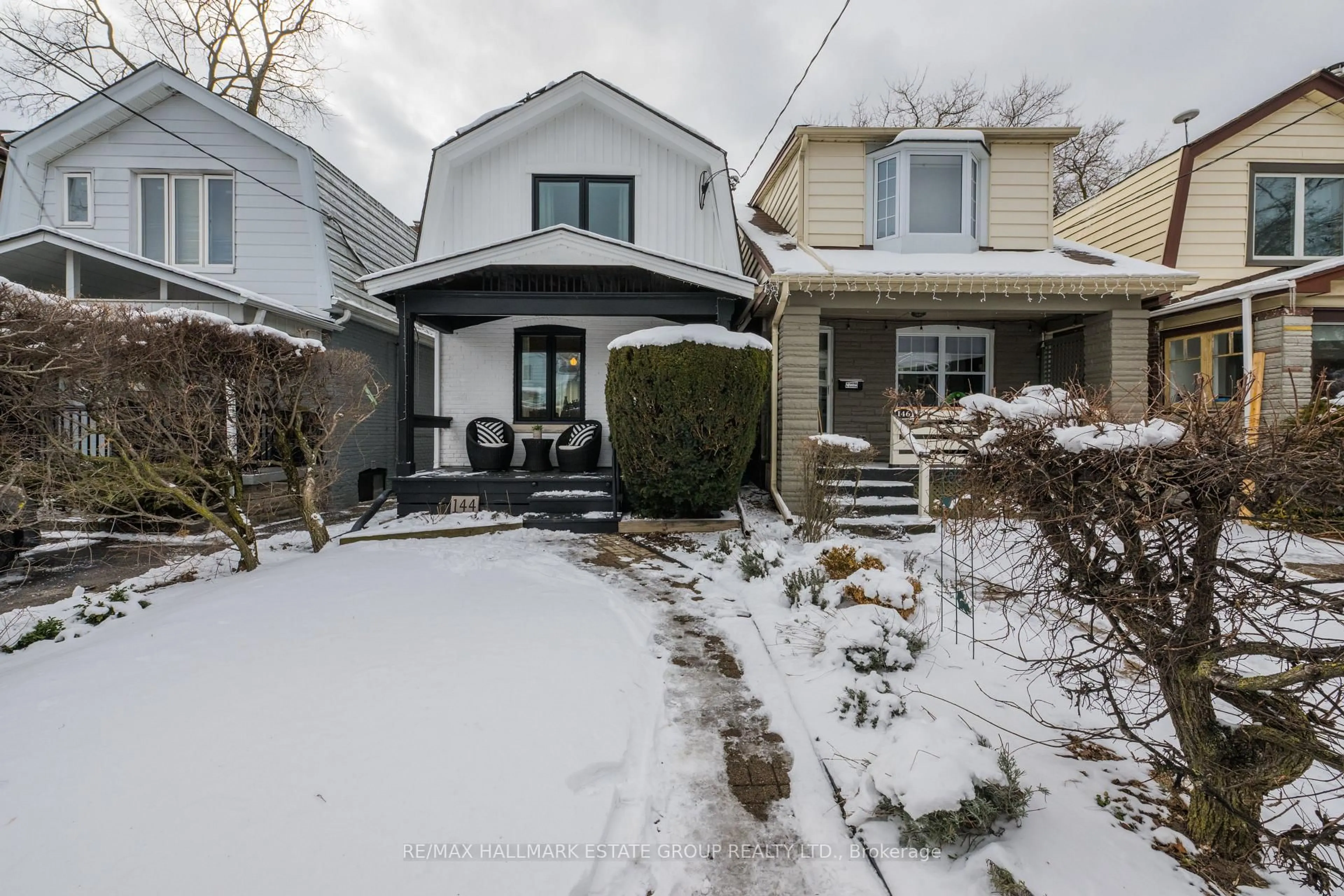 A pic from outside/outdoor area/front of a property/back of a property/a pic from drone, street for 144 Glebemount Ave, Toronto Ontario M4C 3S5