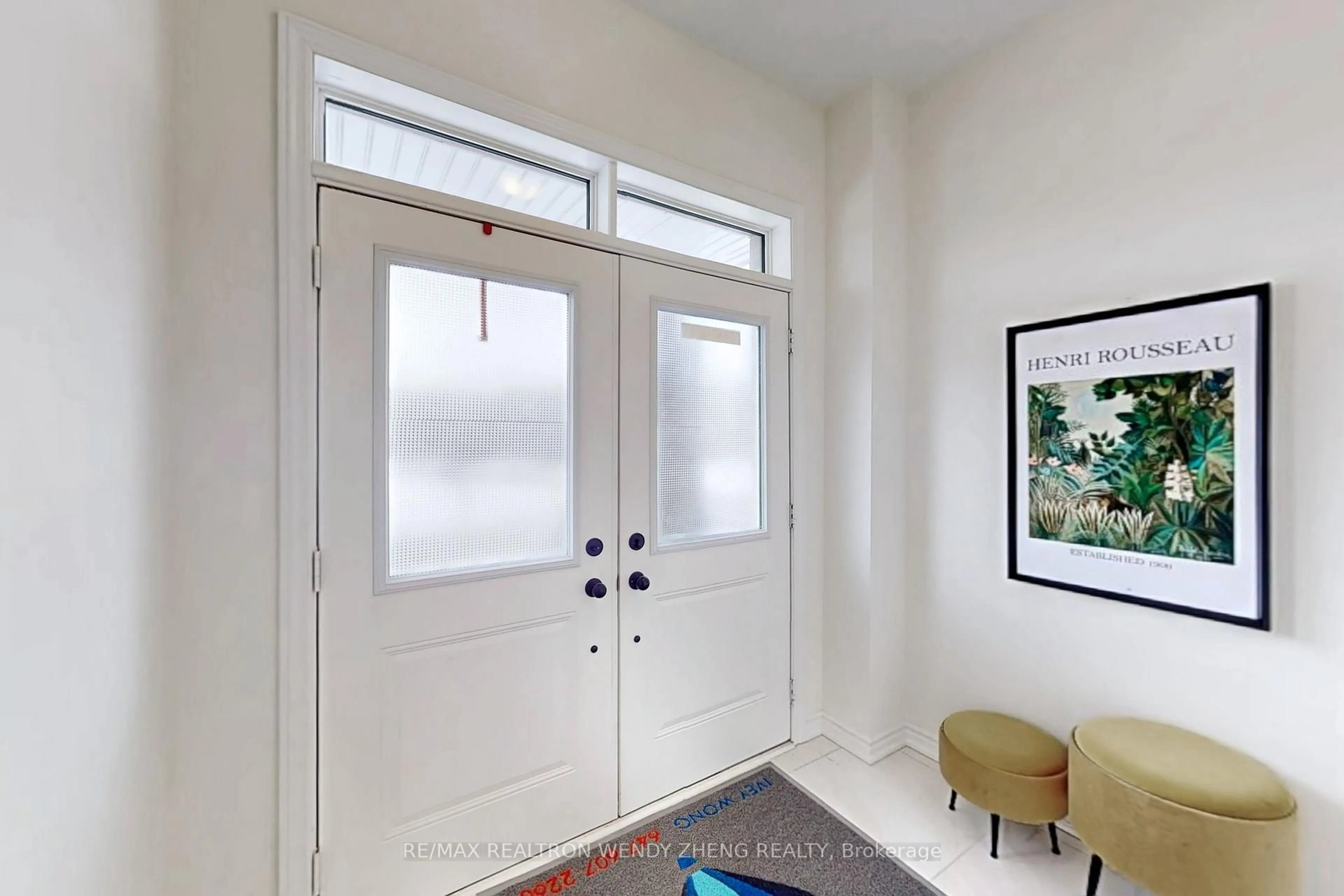 Indoor entryway for 4 Armilia Pl, Whitby Ontario L1P 0N9