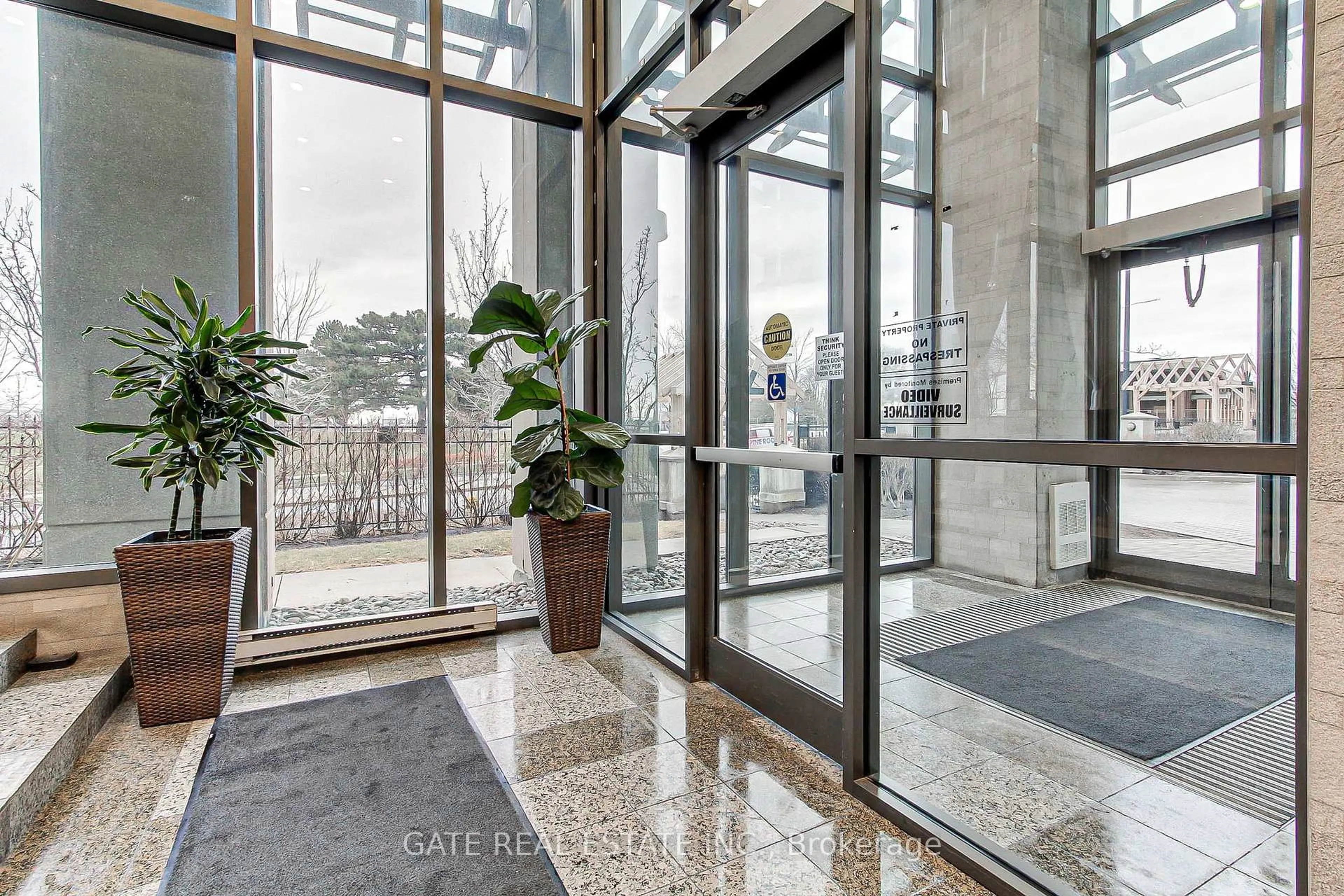 Indoor foyer for 88 grangeway Ave #308, Toronto Ontario M1H 0A2