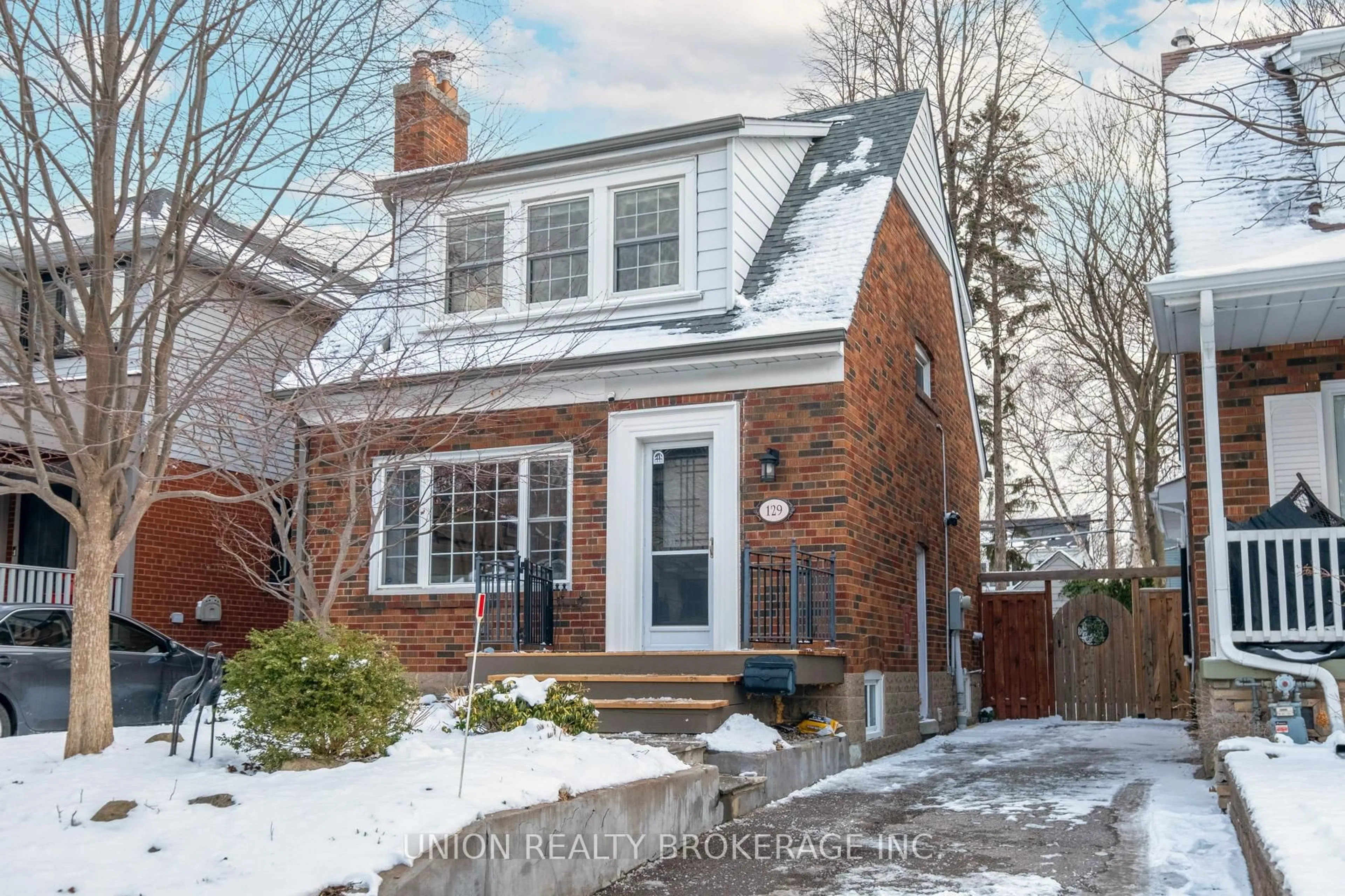 Home with brick exterior material, street for 129 Warden Ave, Toronto Ontario M1N 2Z5