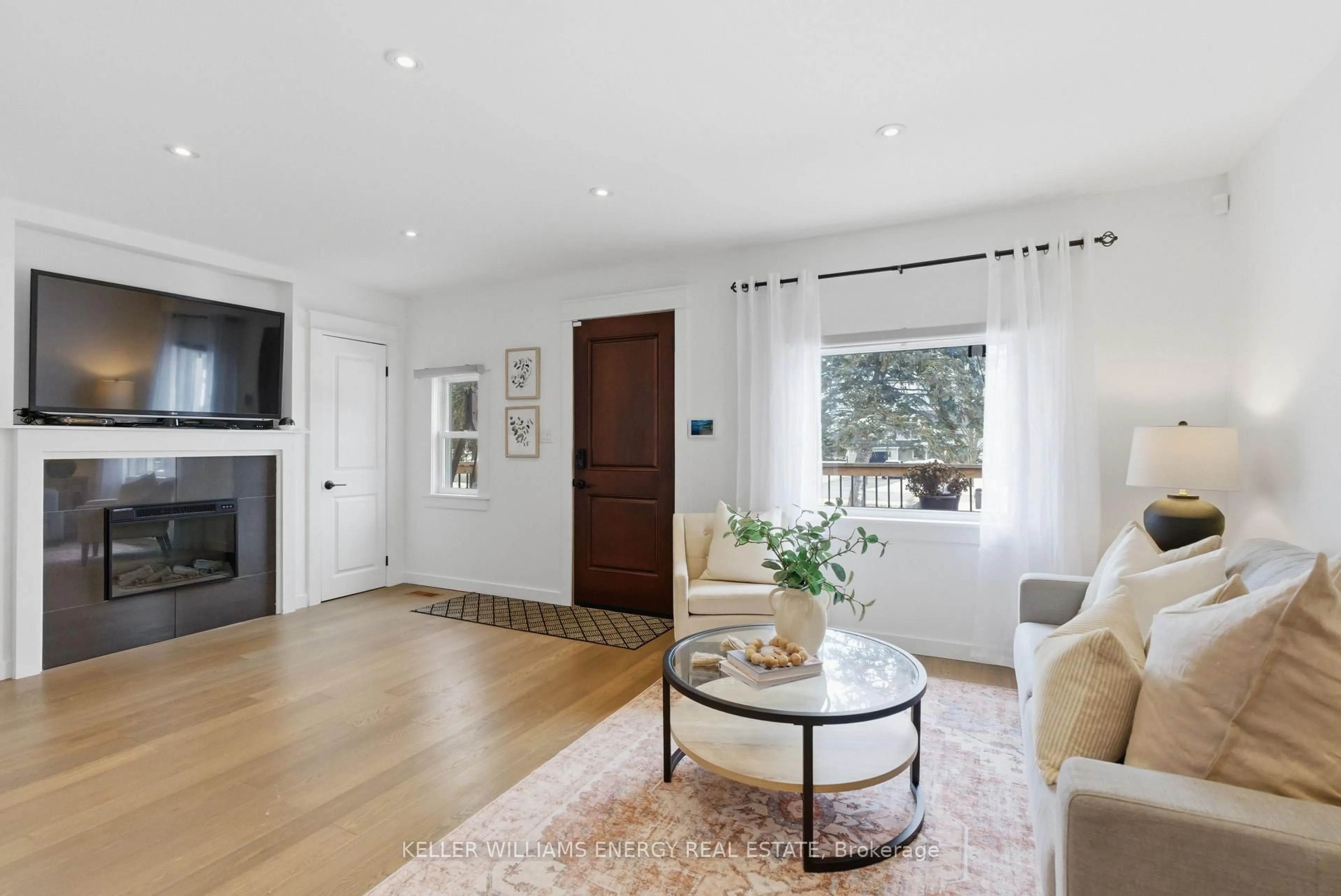 Living room with furniture, unknown for 42 Darlington Blvd, Clarington Ontario L1E 2J7