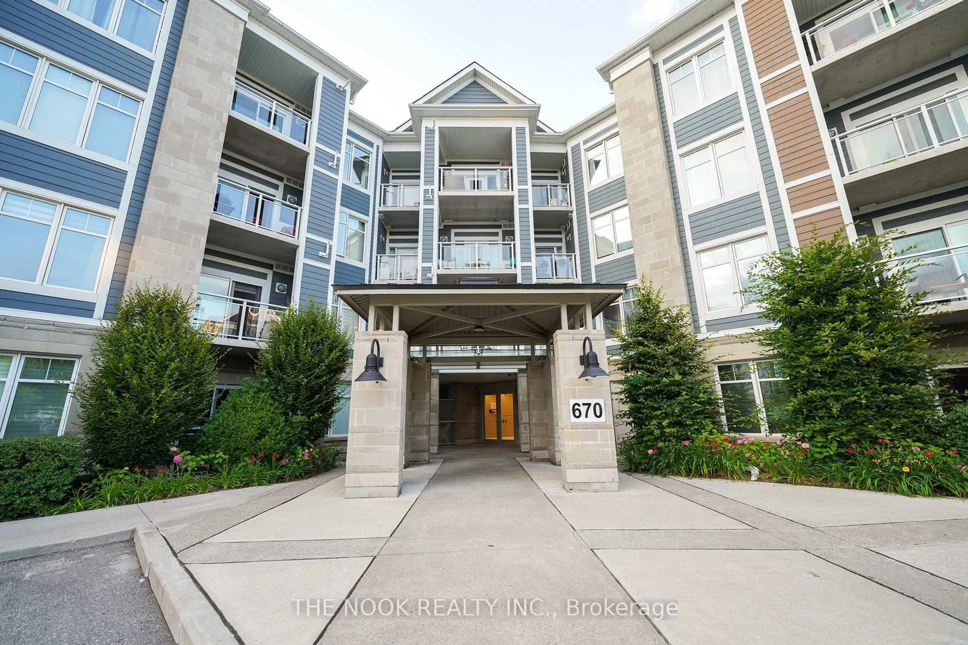 Indoor foyer for 670 Gordon St #101, Whitby Ontario L1N 0K9