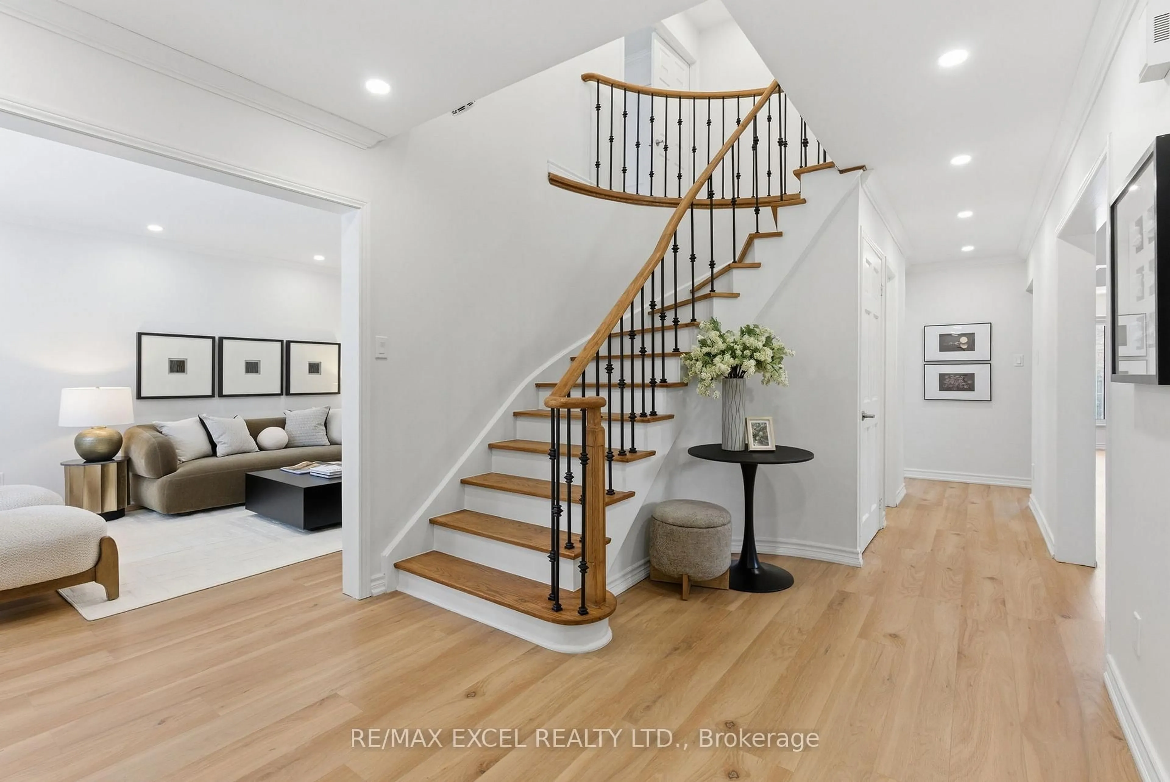 Indoor entryway for 50 Stargell Dr, Whitby Ontario L1N 7X6