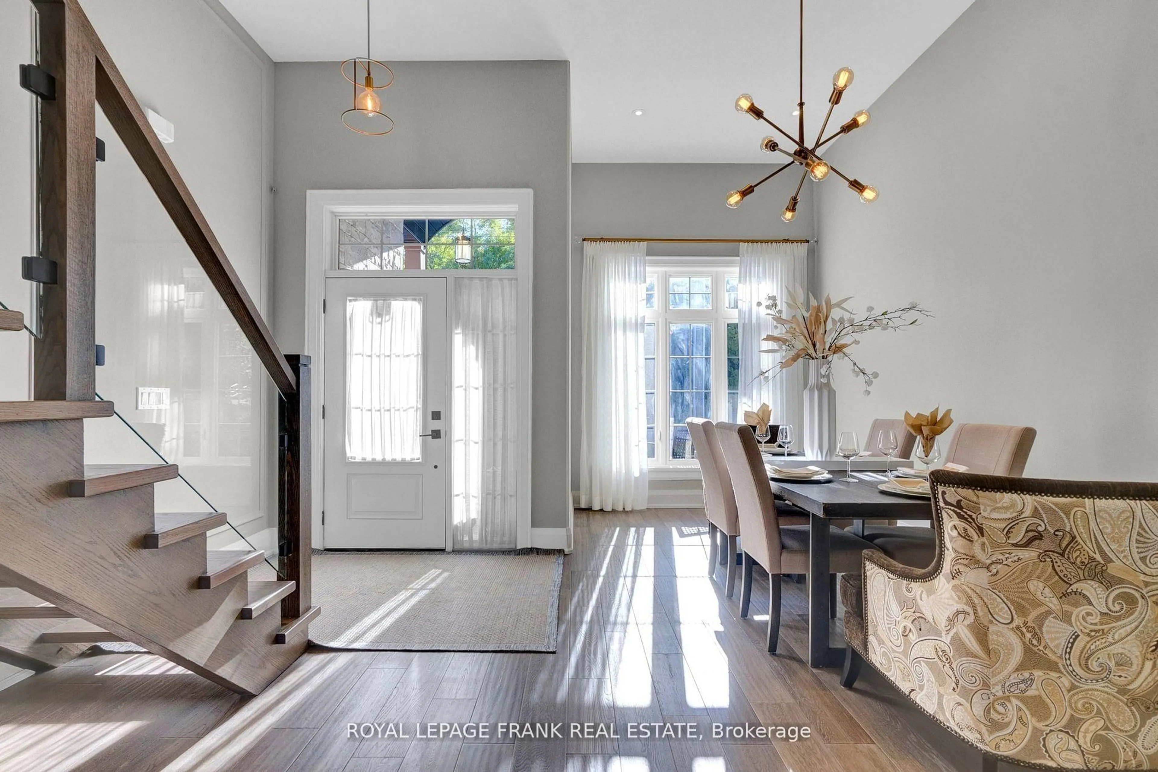 Indoor entryway for 548 View Lake Rd, Scugog Ontario L0B 1K0