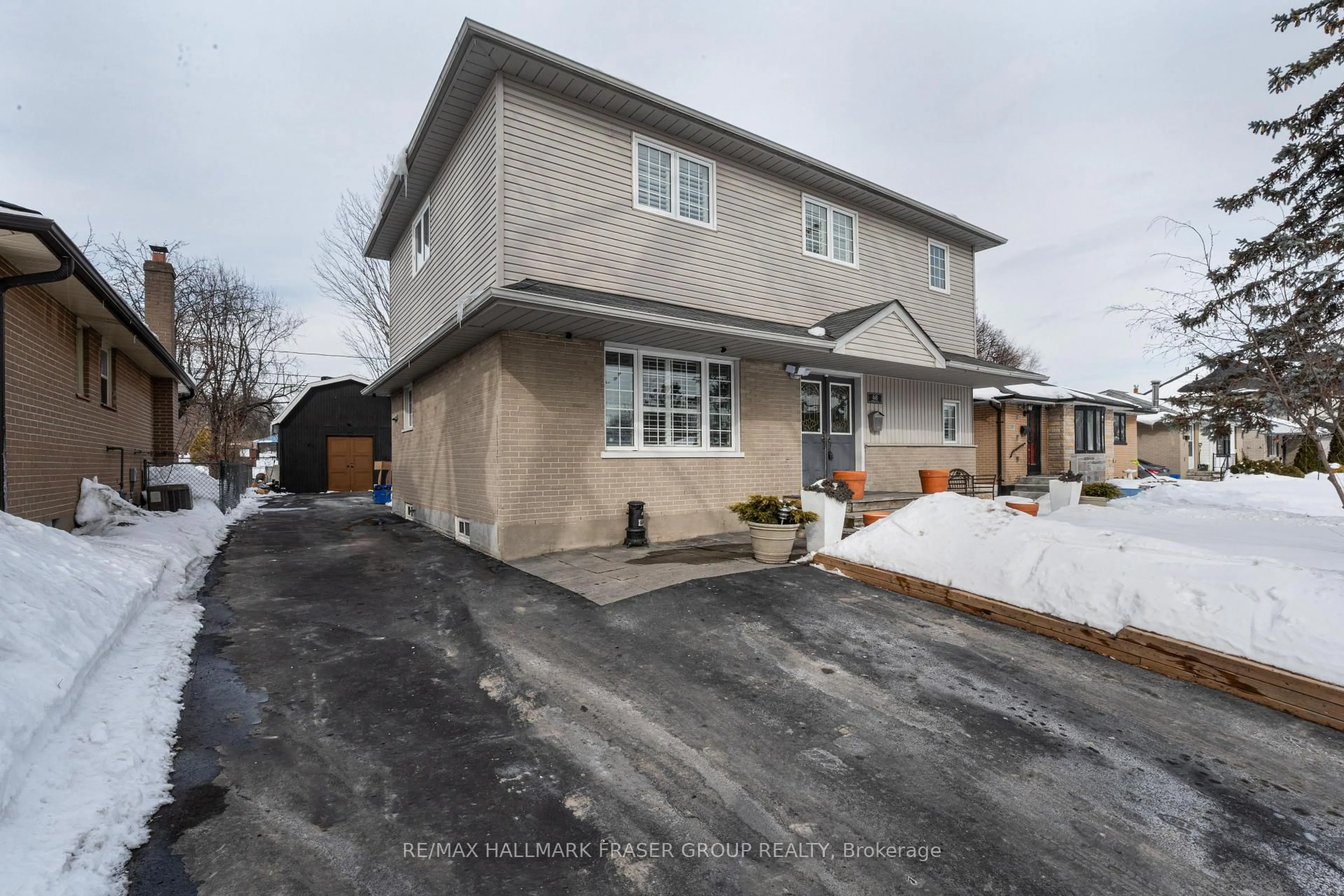 A pic from outside/outdoor area/front of a property/back of a property/a pic from drone, street for 48 Rideout St, Ajax Ontario L1S 1P8