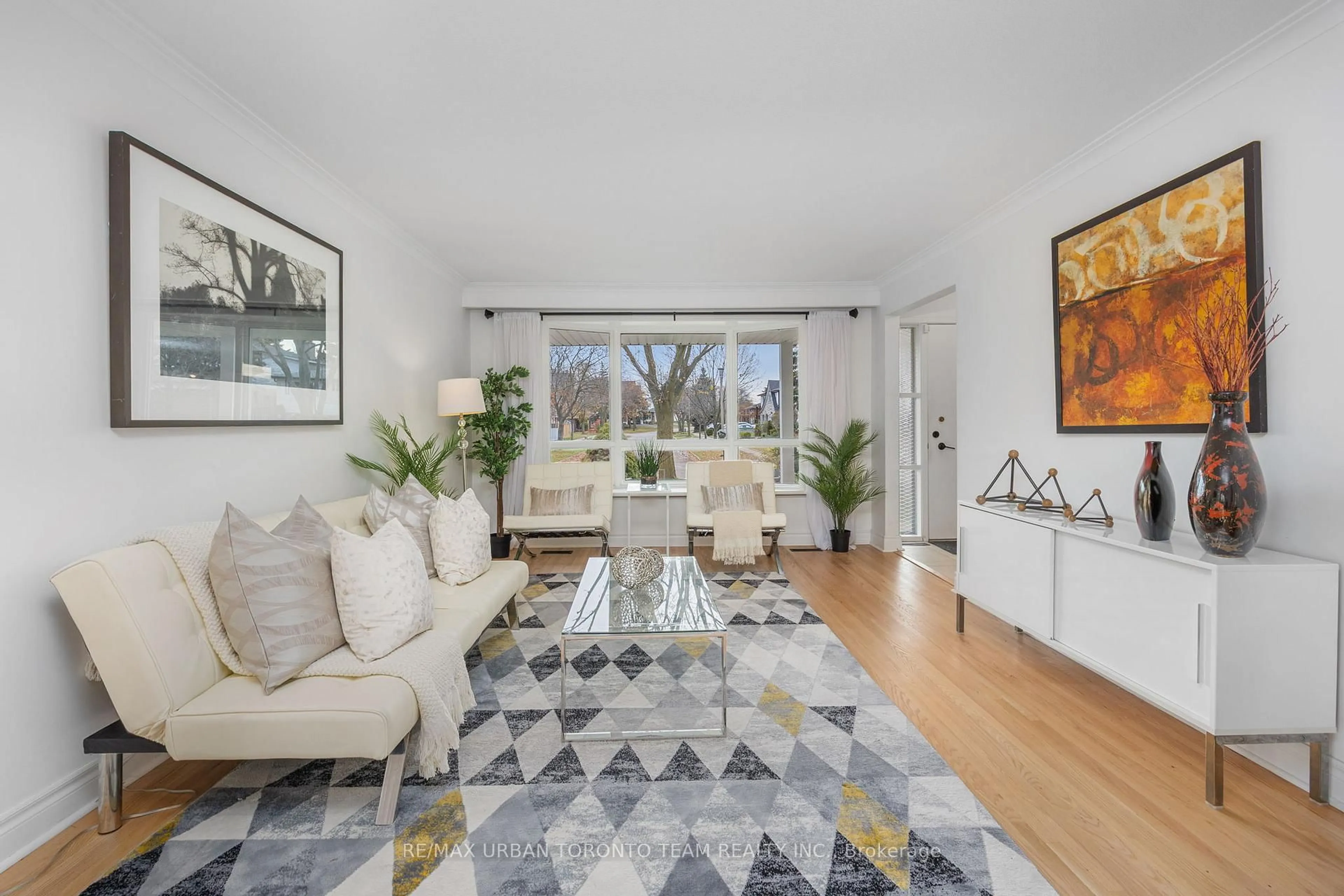 Living room with furniture, unknown for 12 Wardencourt Dr, Toronto Ontario M1T 2H3