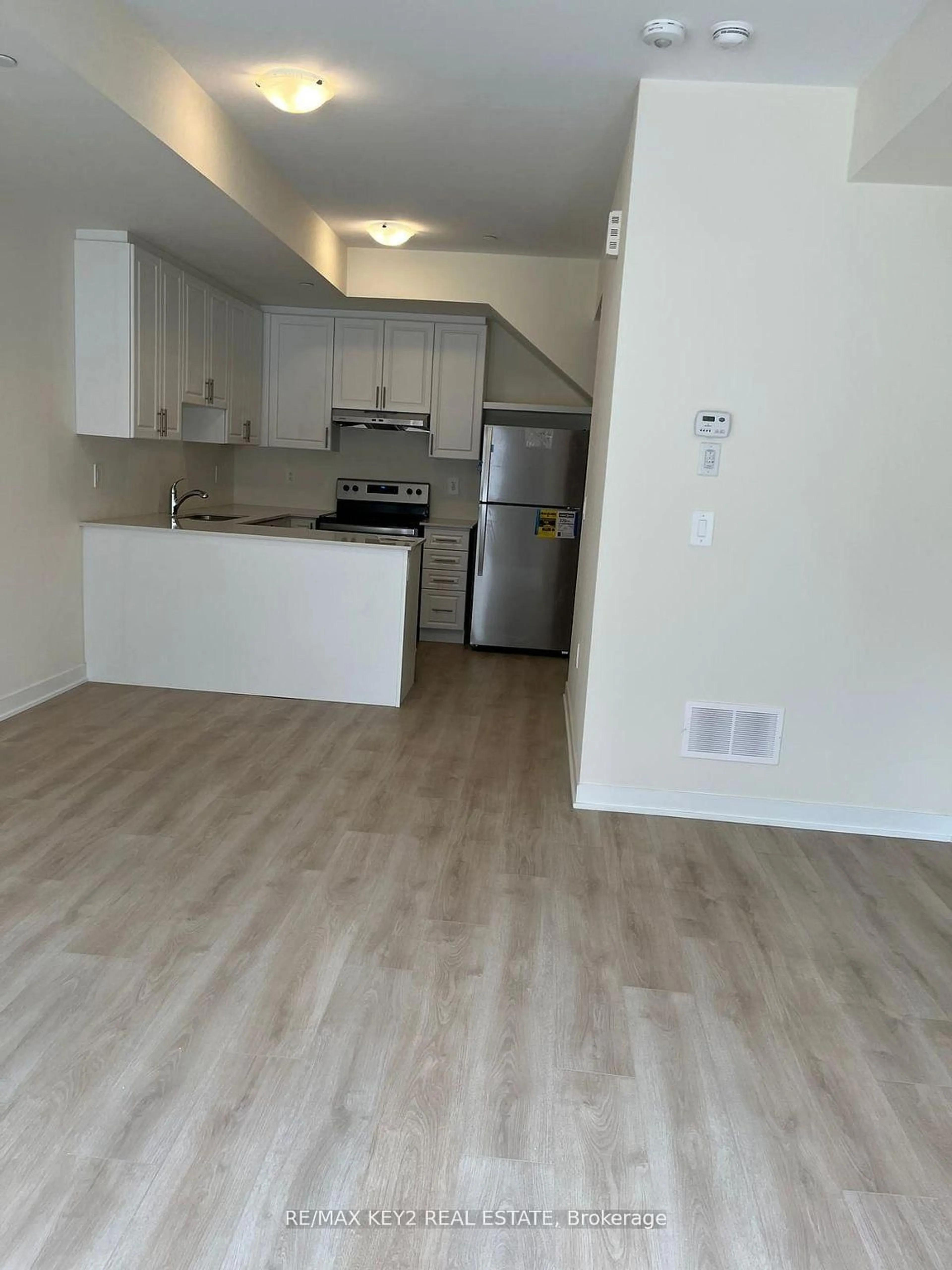 A pic of a room for 1695 Dersan St #230, Pickering Ontario L1X 0S9