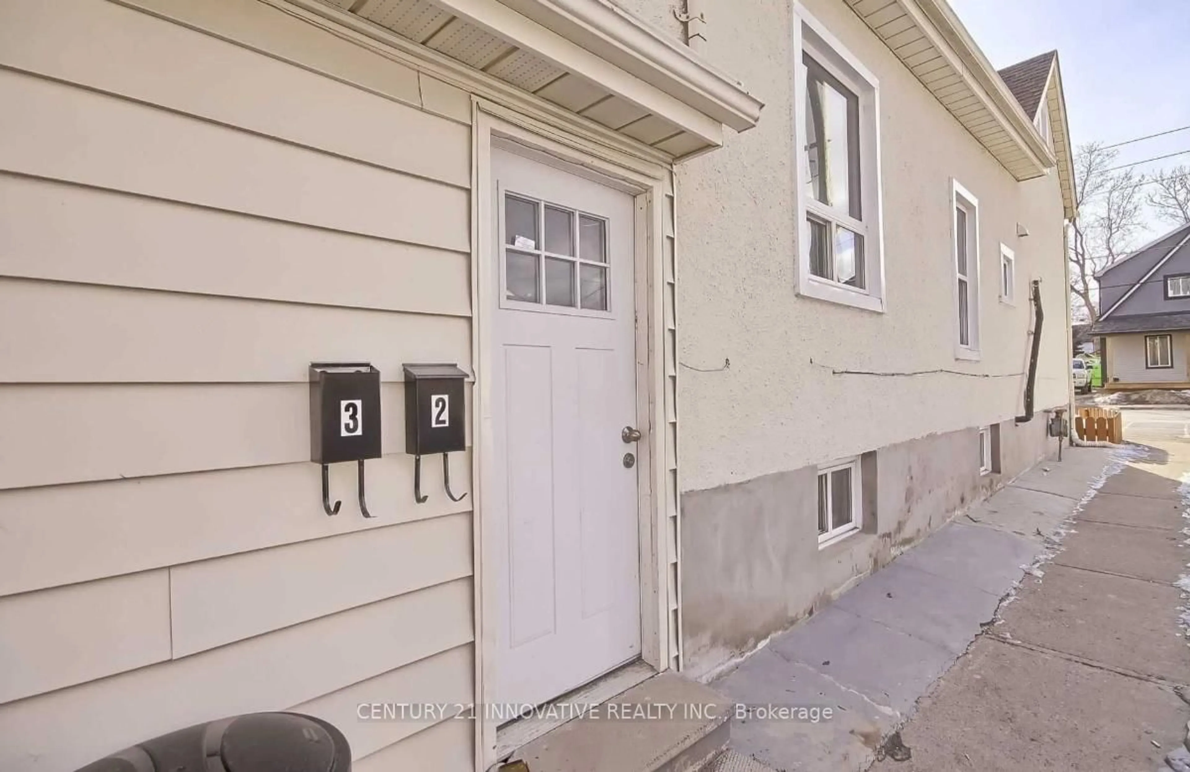 Unknown for 211 Albert St, Oshawa Ontario L1H 4R6