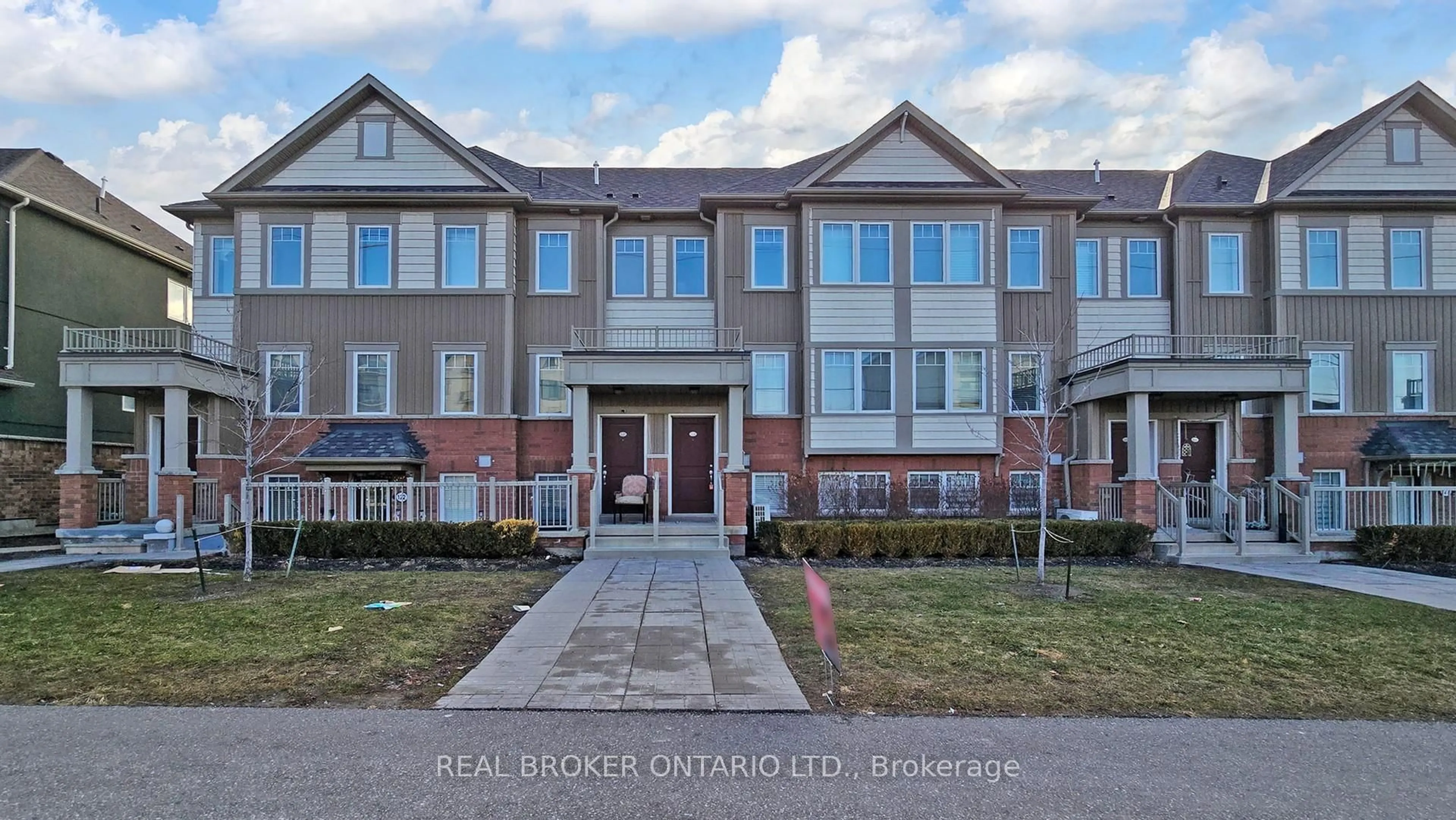 Home with brick exterior material, building for 2500 Hill Rise Crt #124, Oshawa Ontario L1L 0M6