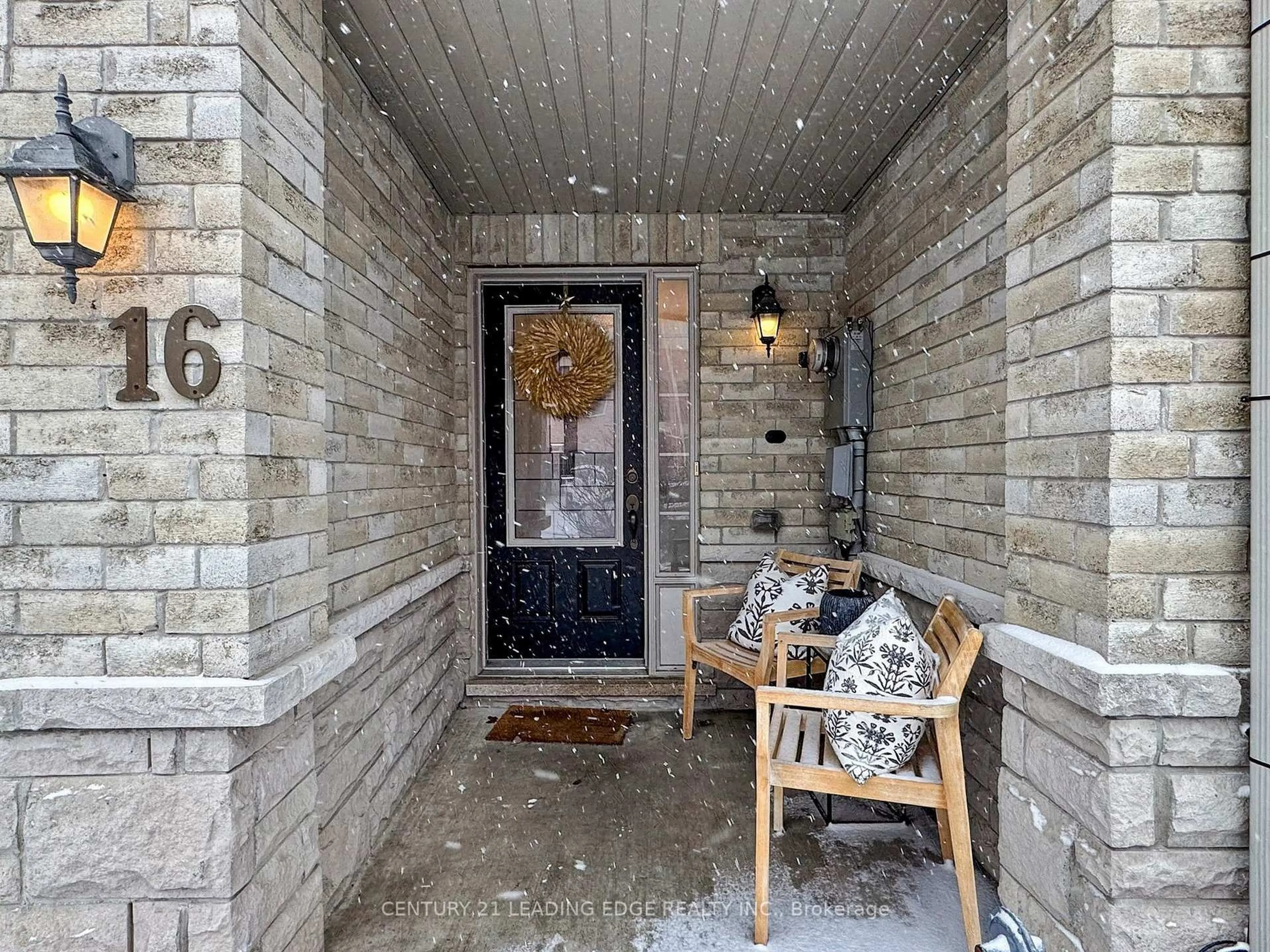 Indoor entryway for 16 SILVESTER St, Ajax Ontario L1Z 0M6