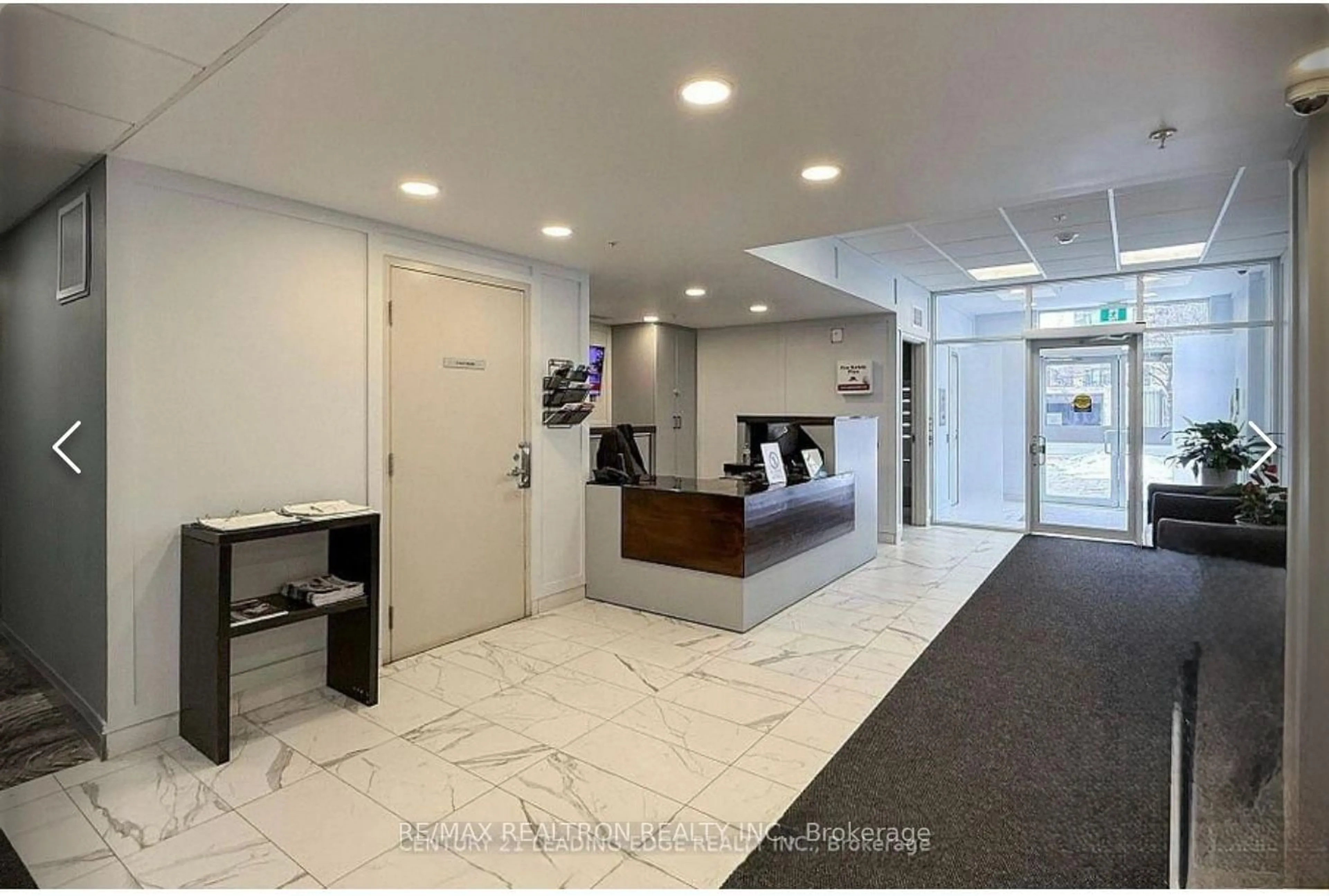 Indoor foyer for 3655 Kingston Rd #108, Toronto Ontario M1M 0E2