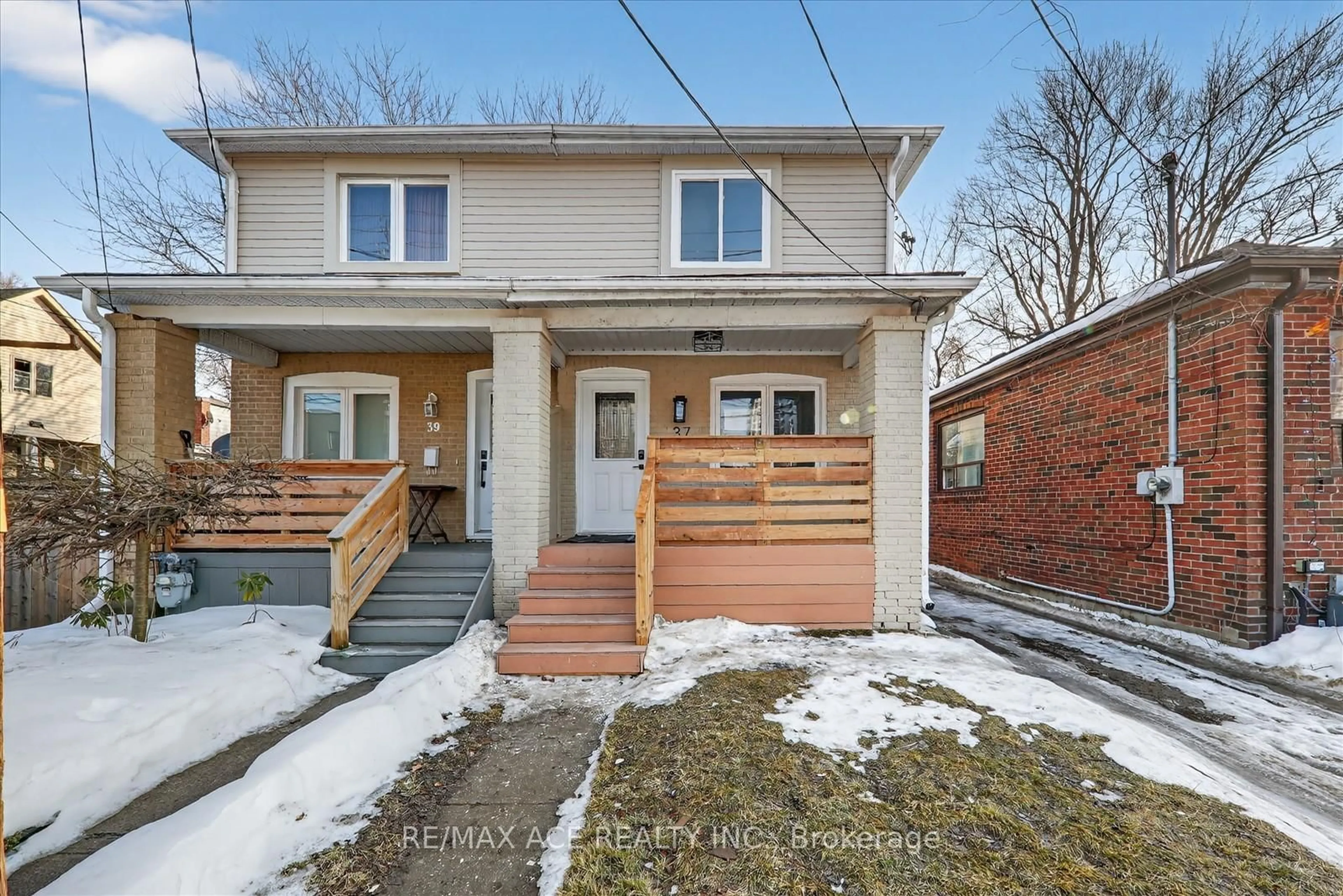 Unknown for 37 Secord Ave, Toronto Ontario M4C 2C4