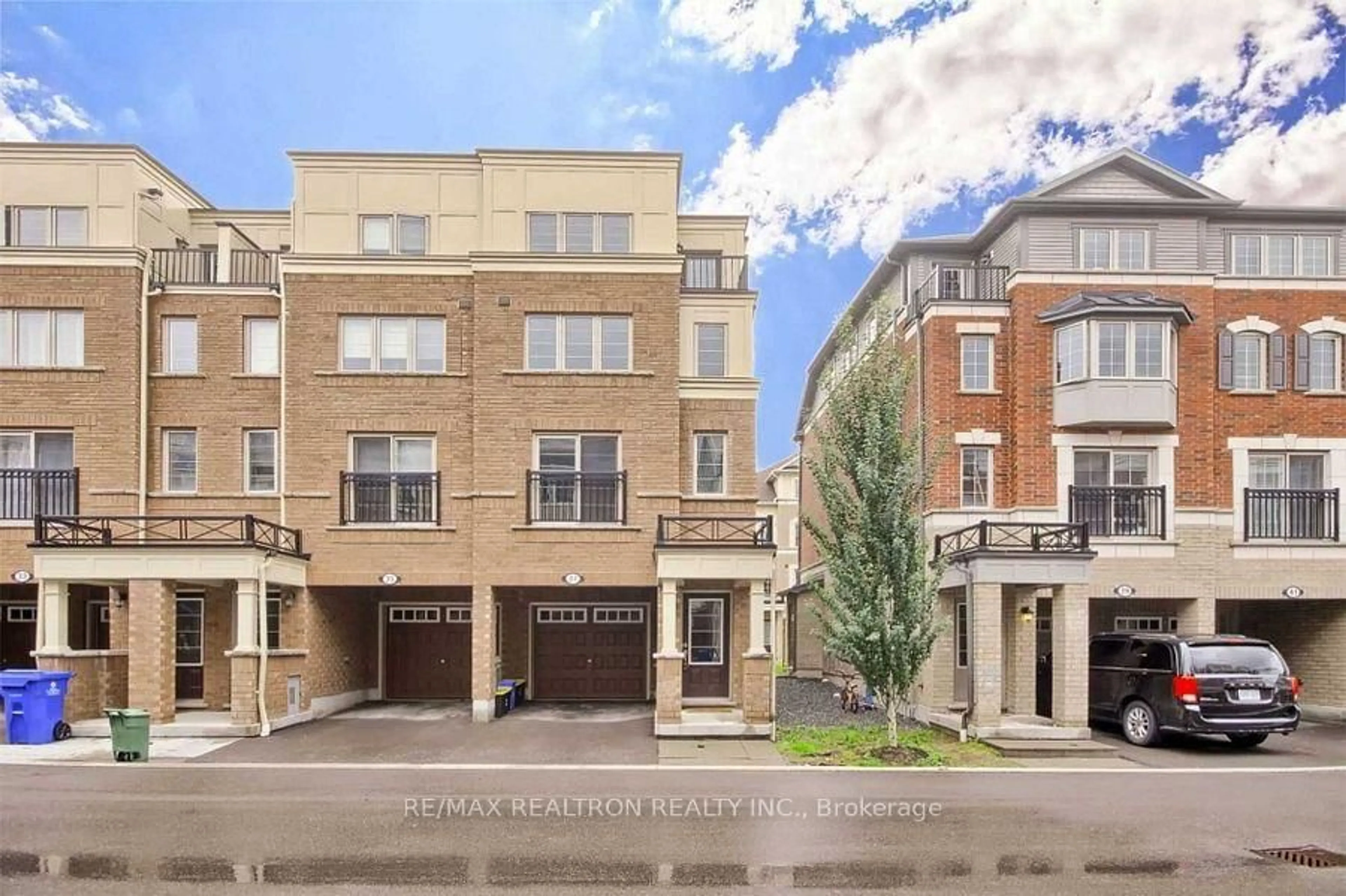 A pic from outside/outdoor area/front of a property/back of a property/a pic from drone, street for 37 Filly Path #457, Oshawa Ontario L1L 0K8