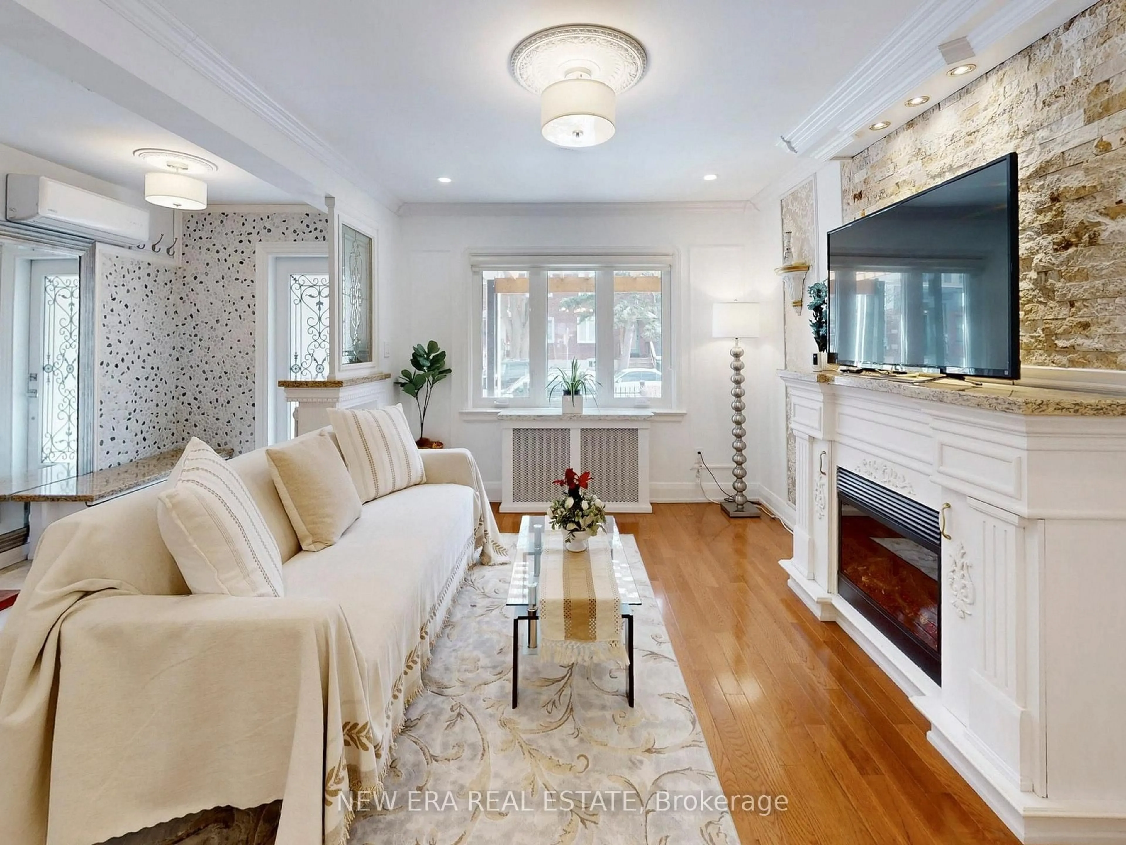 Living room with furniture, unknown for 96 Highfield Rd, Toronto Ontario M4L 2V1