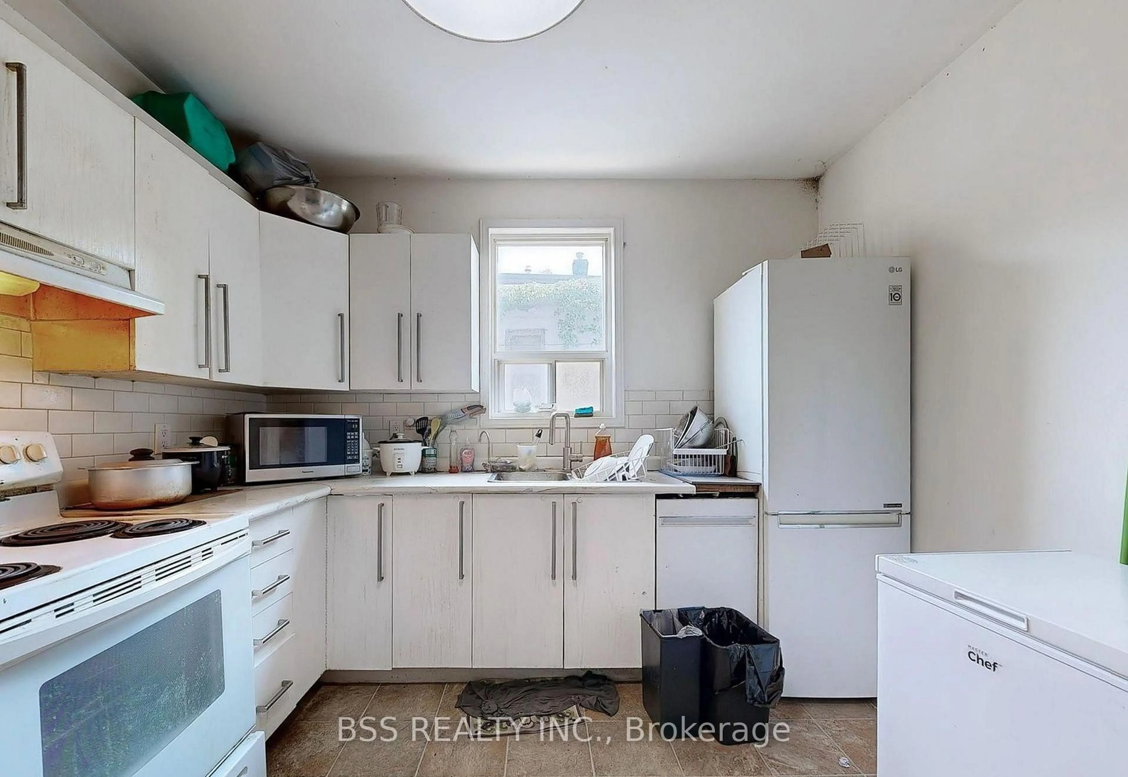 Standard kitchen, unknown for 48 St Dunstan Dr, Toronto Ontario M1L 2V5