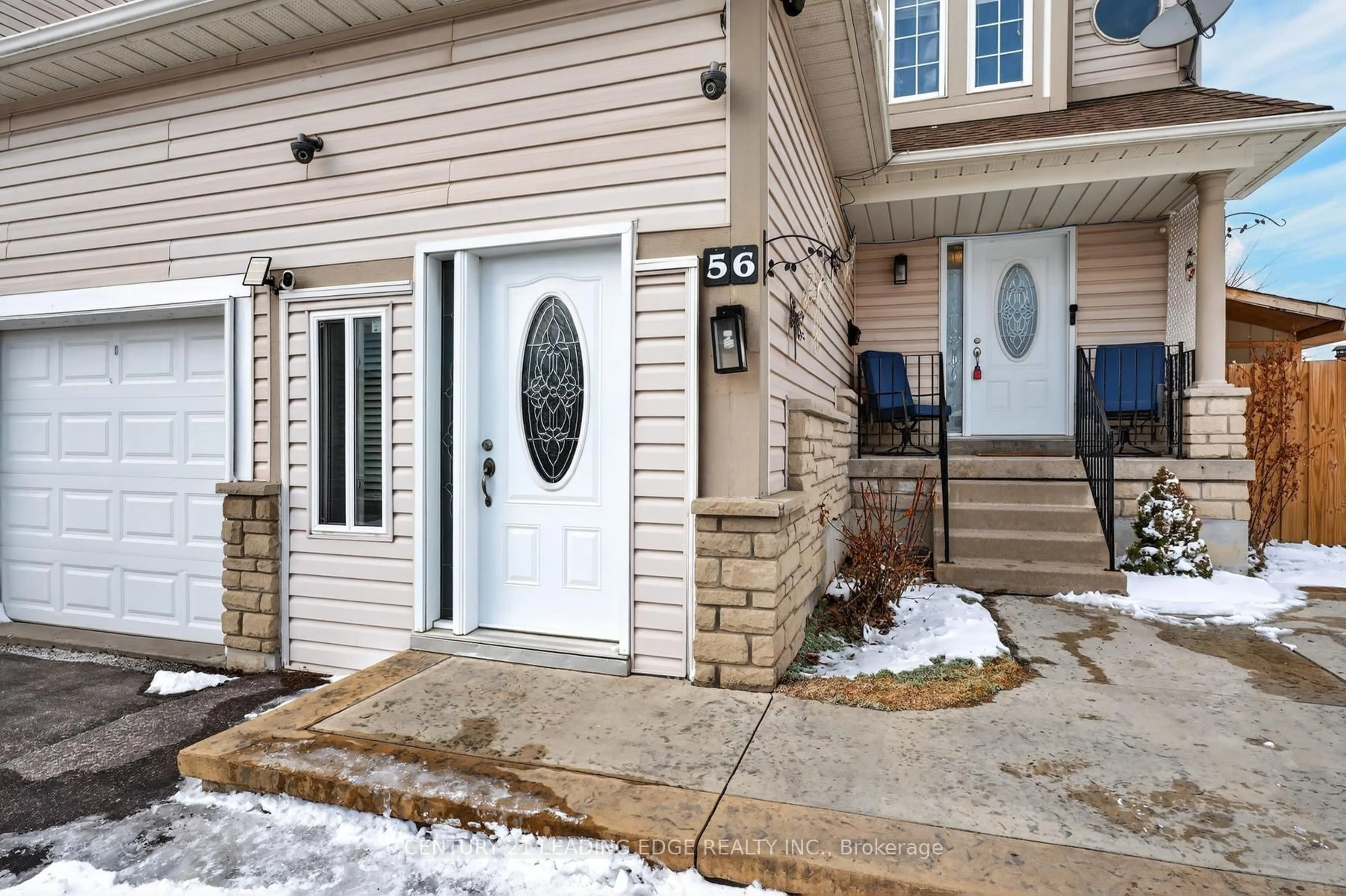 Indoor entryway for 56 Ivory Crt, Clarington Ontario L1C 5C1