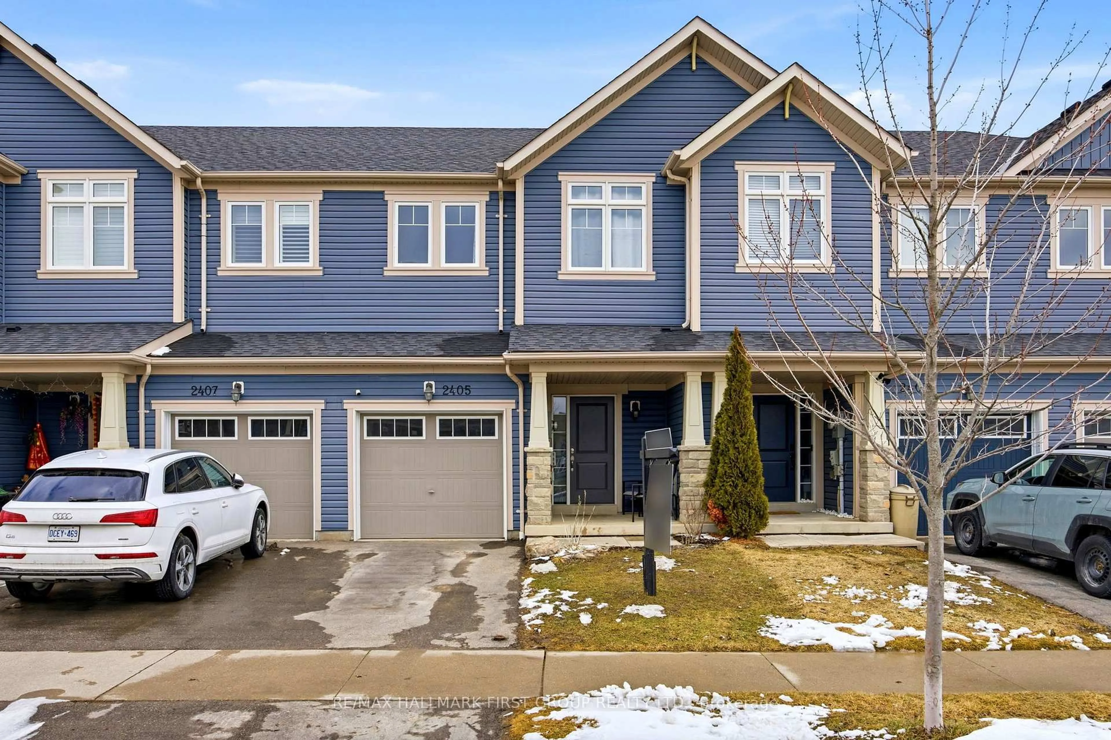 Home with vinyl exterior material, street for 2405 Hill Rise St, Oshawa Ontario L1L 0G8