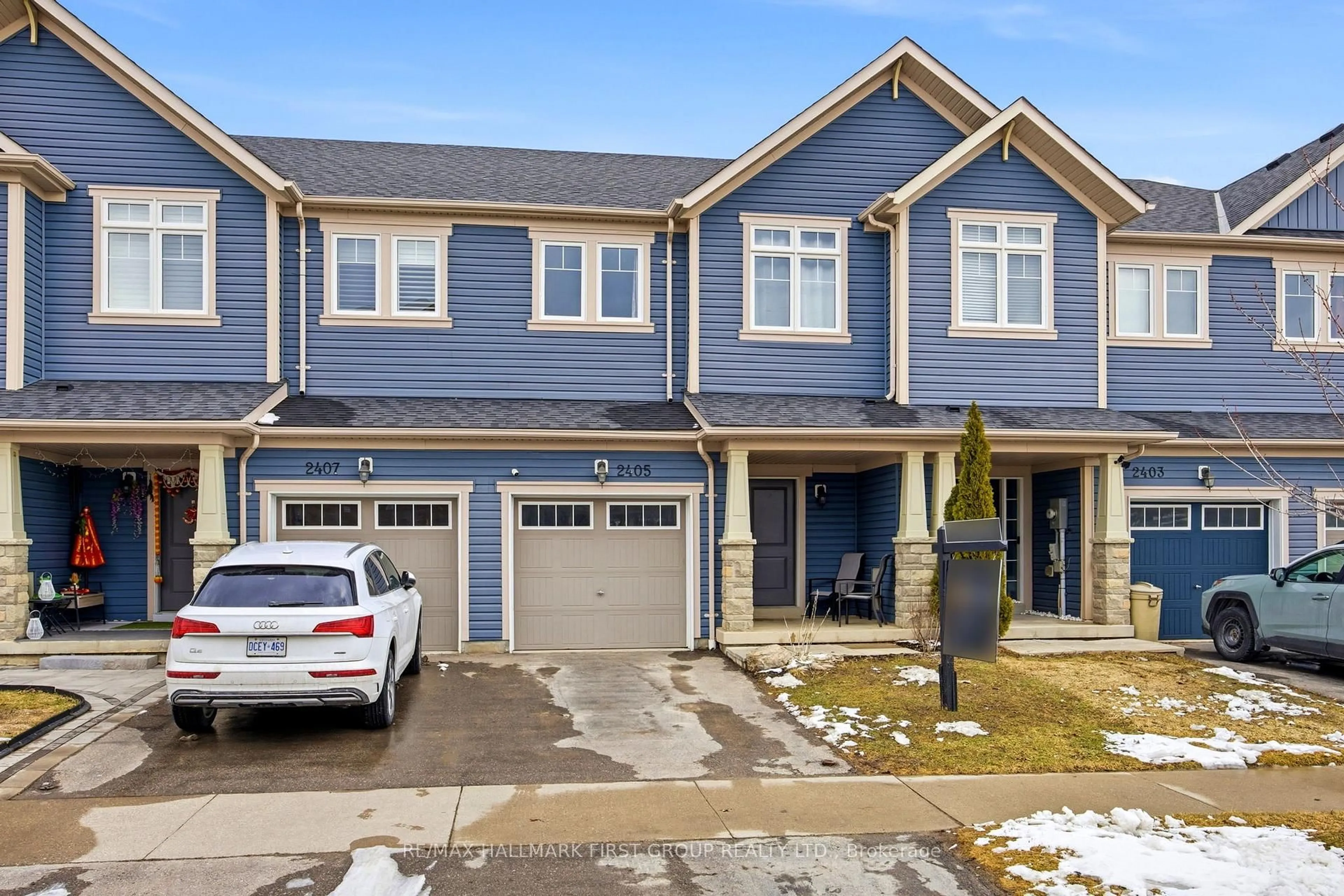 Home with vinyl exterior material, street for 2405 Hill Rise St, Oshawa Ontario L1L 0G8