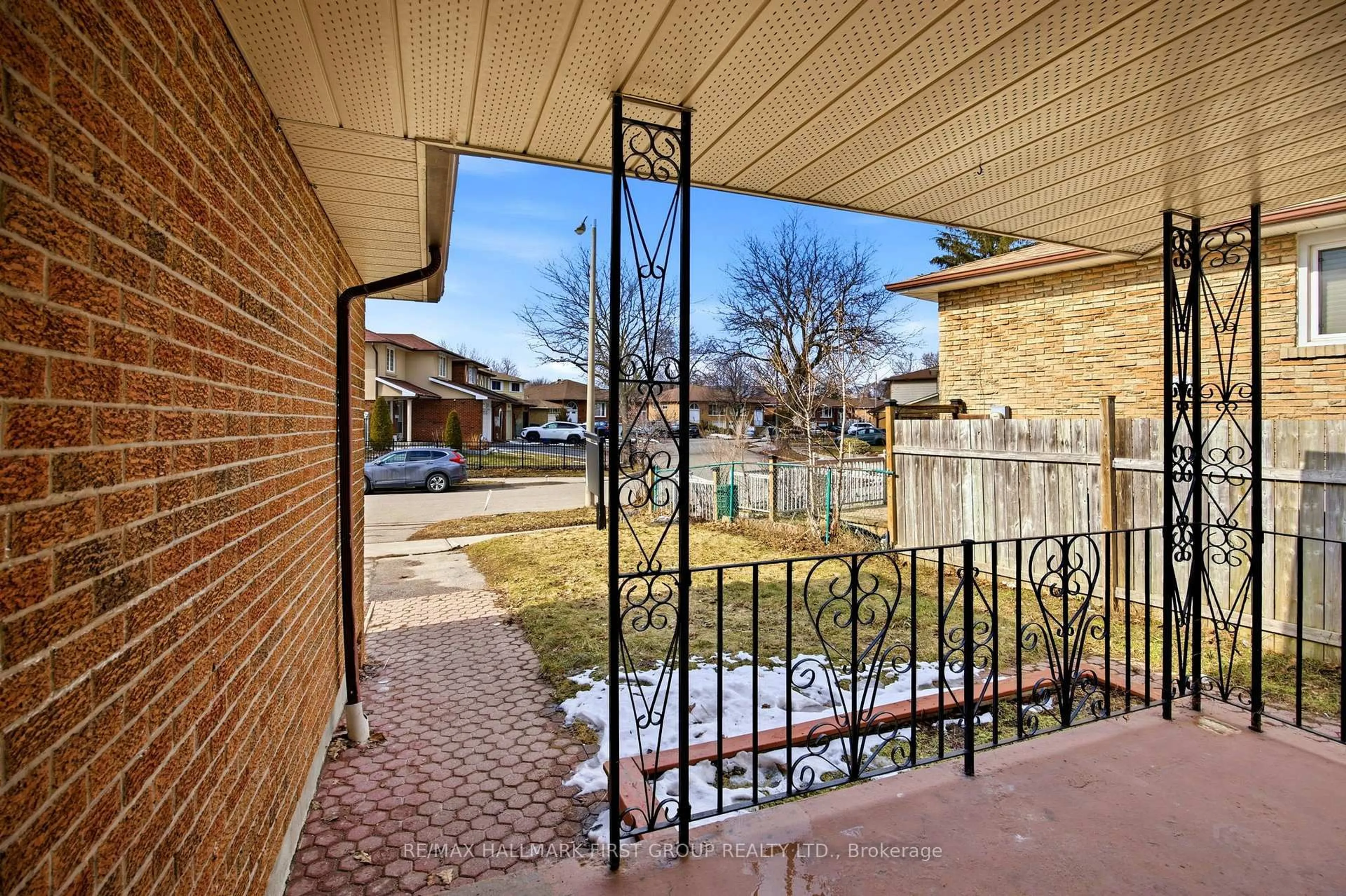 Unknown for 11 Pilot St, Toronto Ontario M1E 2C4