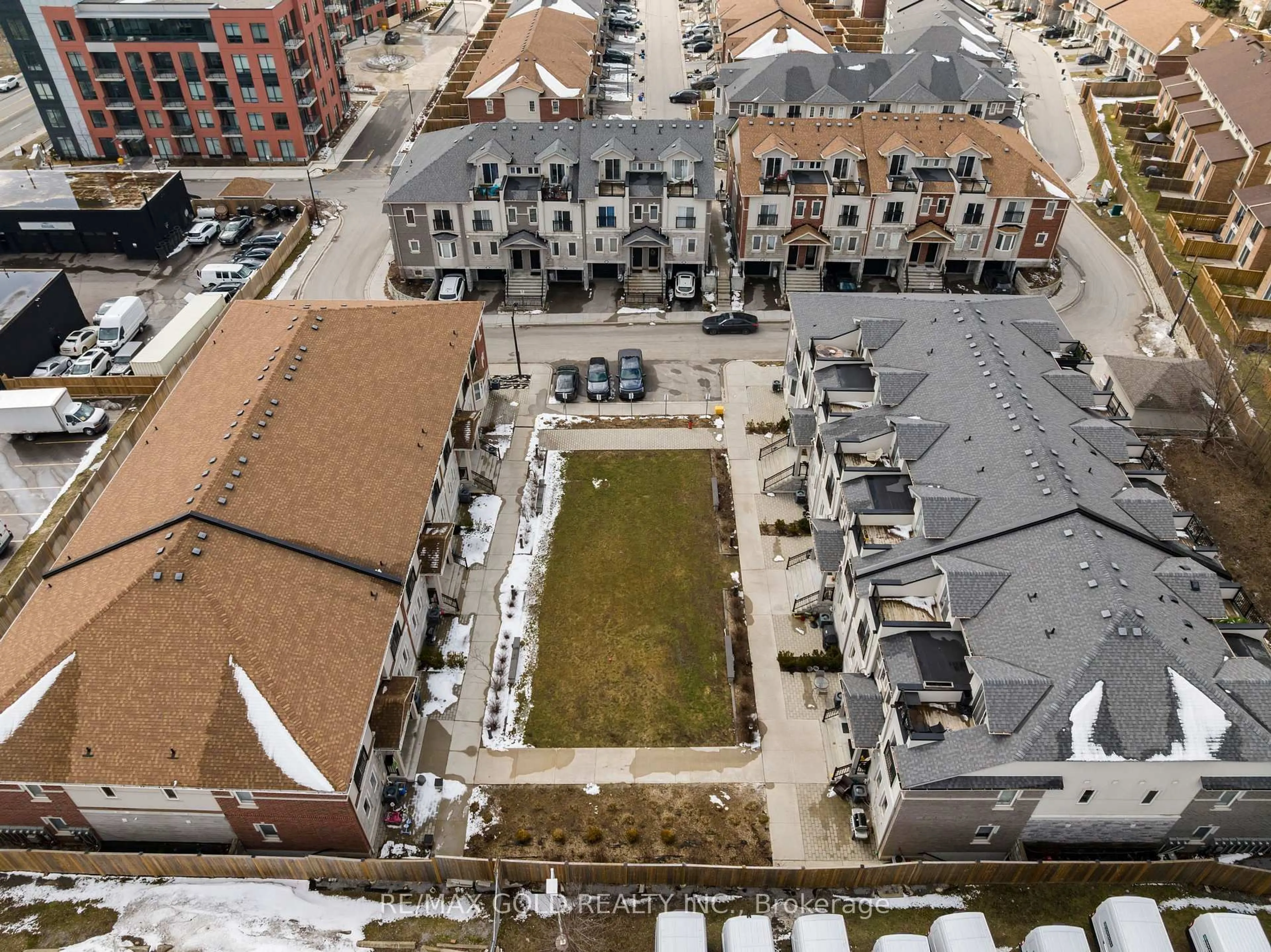 A pic from outside/outdoor area/front of a property/back of a property/a pic from drone, street for 1030 dunsley Way #06, Whitby Ontario L1N 0L5