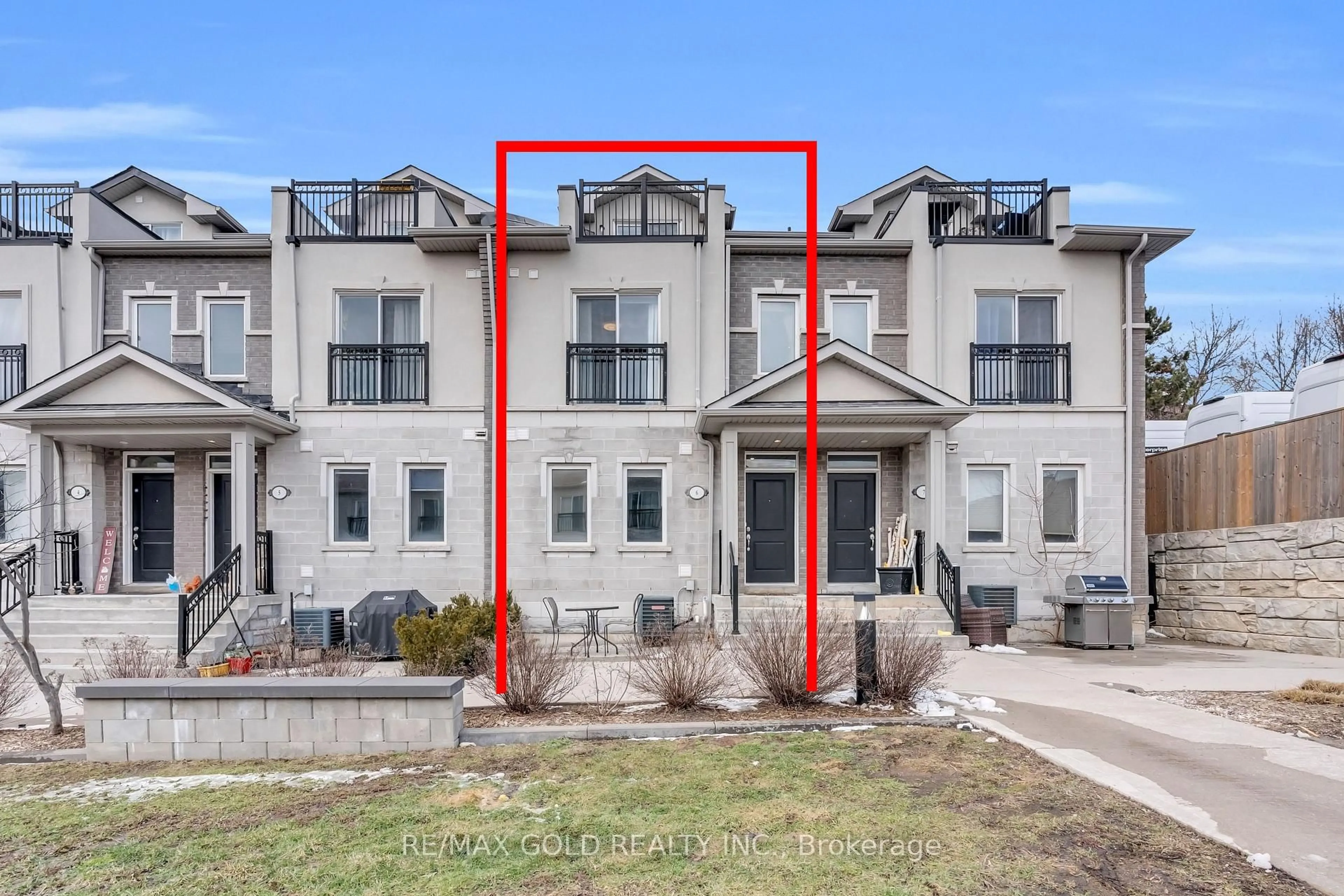 A pic from outside/outdoor area/front of a property/back of a property/a pic from drone, street for 1030 dunsley Way #06, Whitby Ontario L1N 0L5