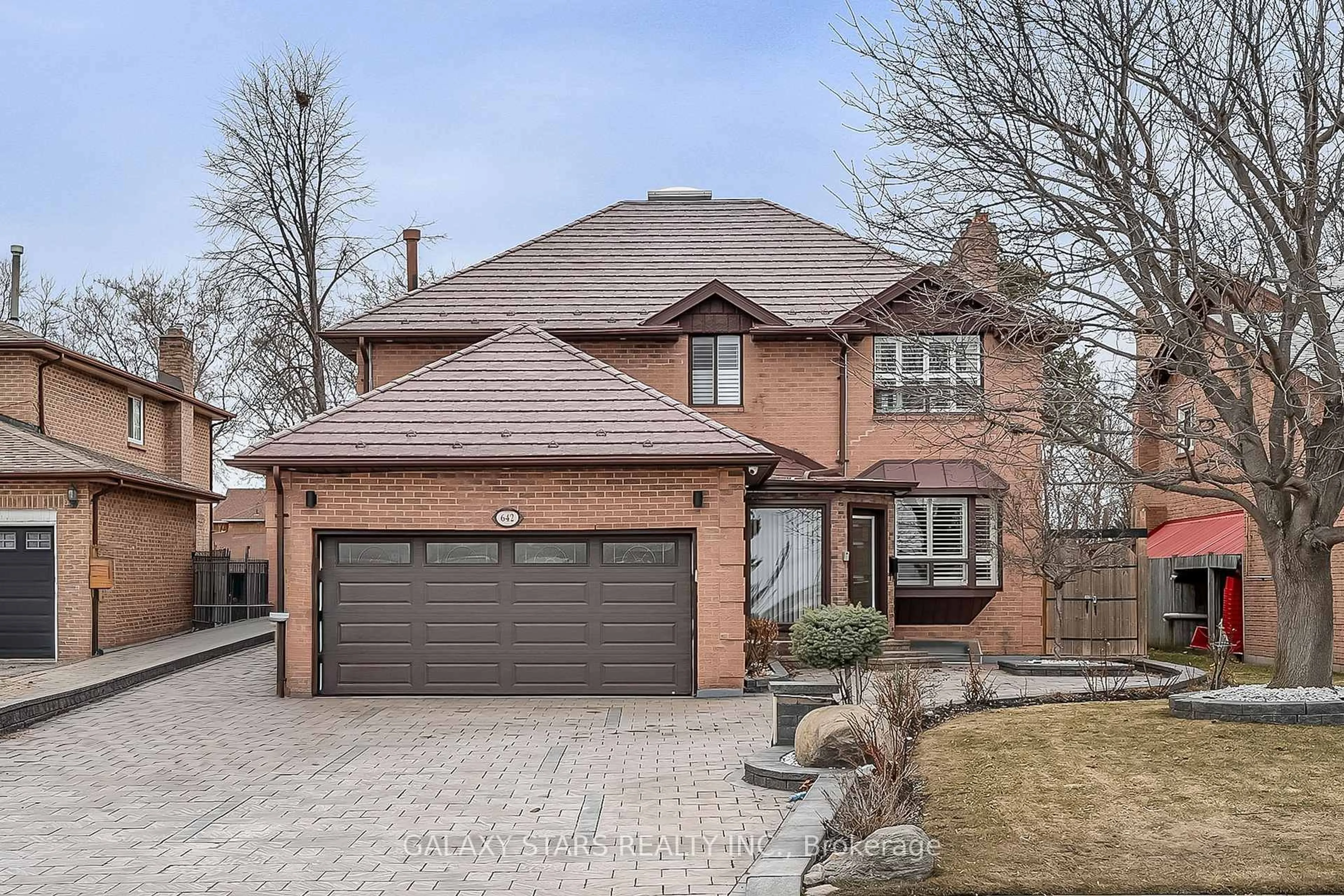 Home with brick exterior material, street for 642 Sheppard Ave, Pickering Ontario L1V 1G3