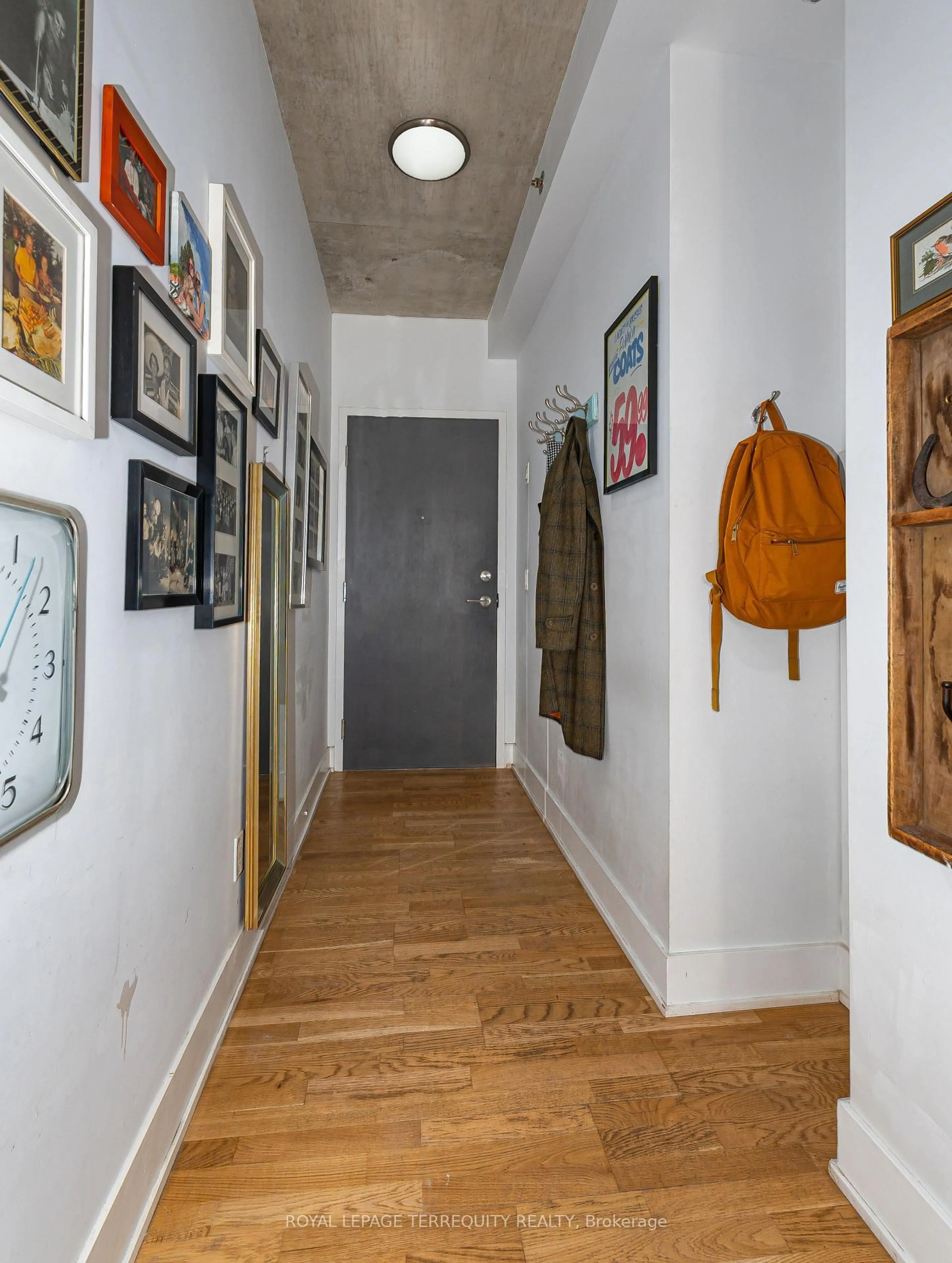 Indoor entryway for 630 Queen St #201, Toronto Ontario M4M 1G3