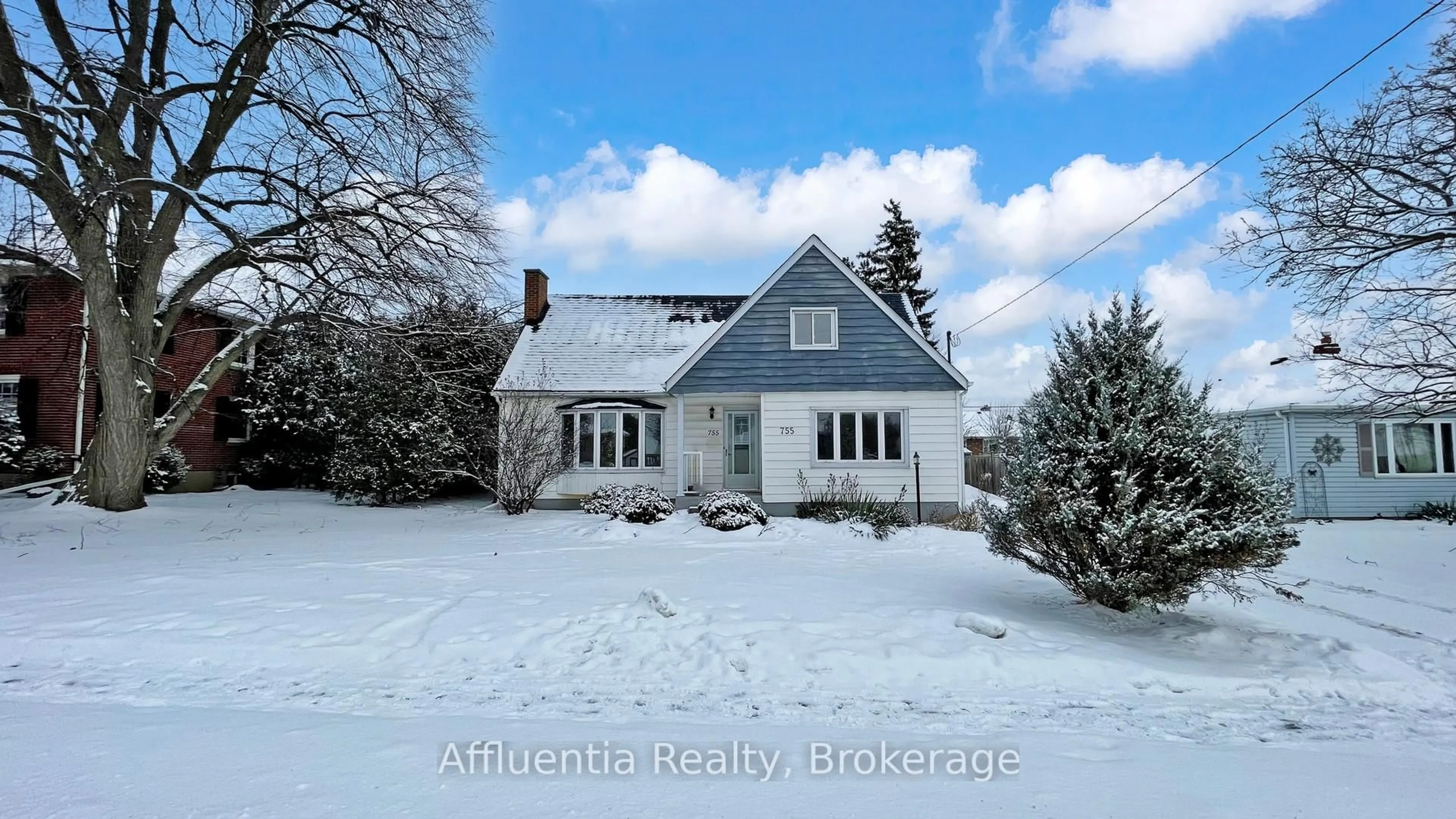 A pic from outside/outdoor area/front of a property/back of a property/a pic from drone, street for 755 Somerville St, Oshawa Ontario L1G 4J4